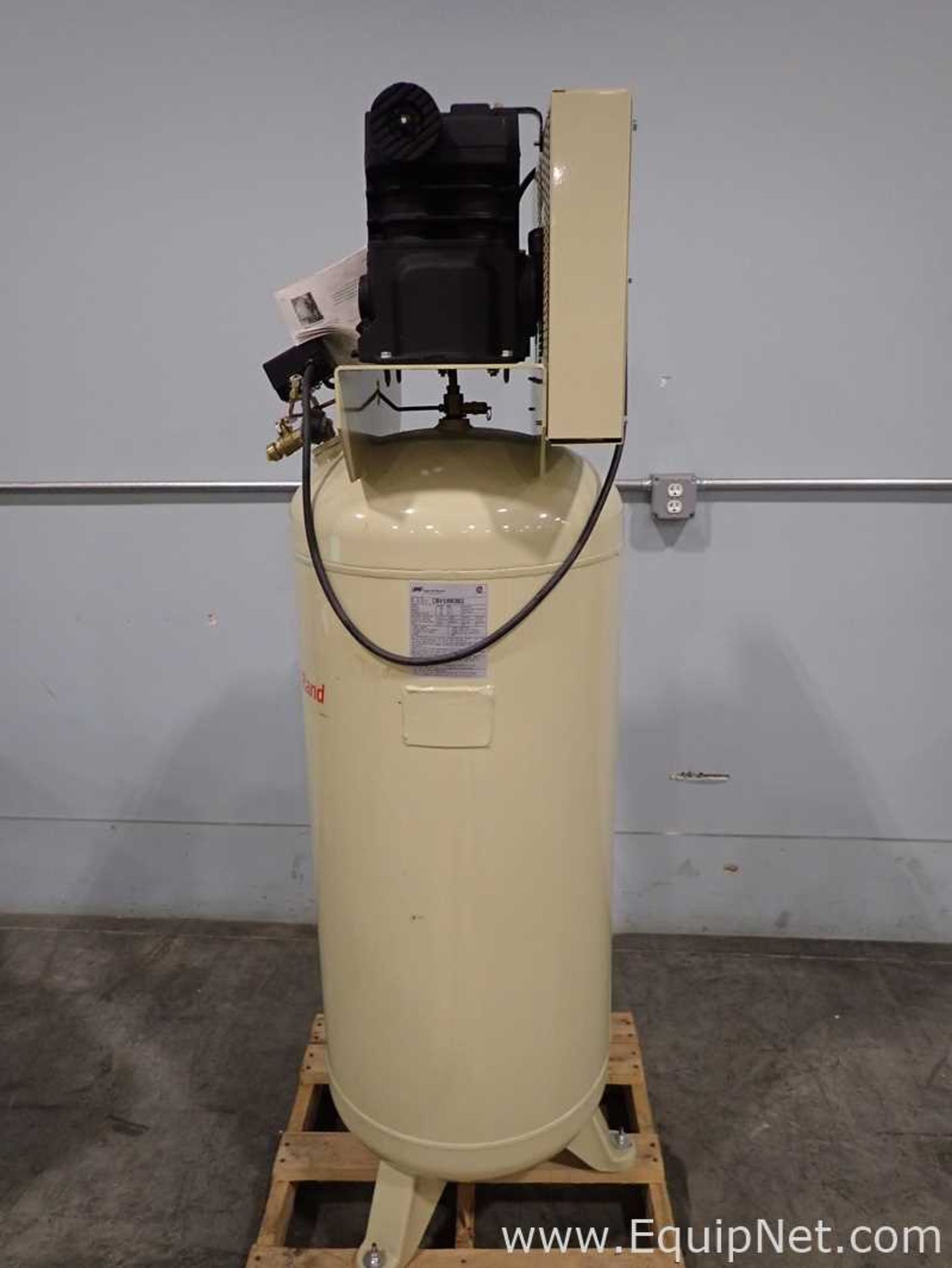 Ingersoll Rand SS3660V with Kit 60 Gallon Air Compressor - Image 7 of 10