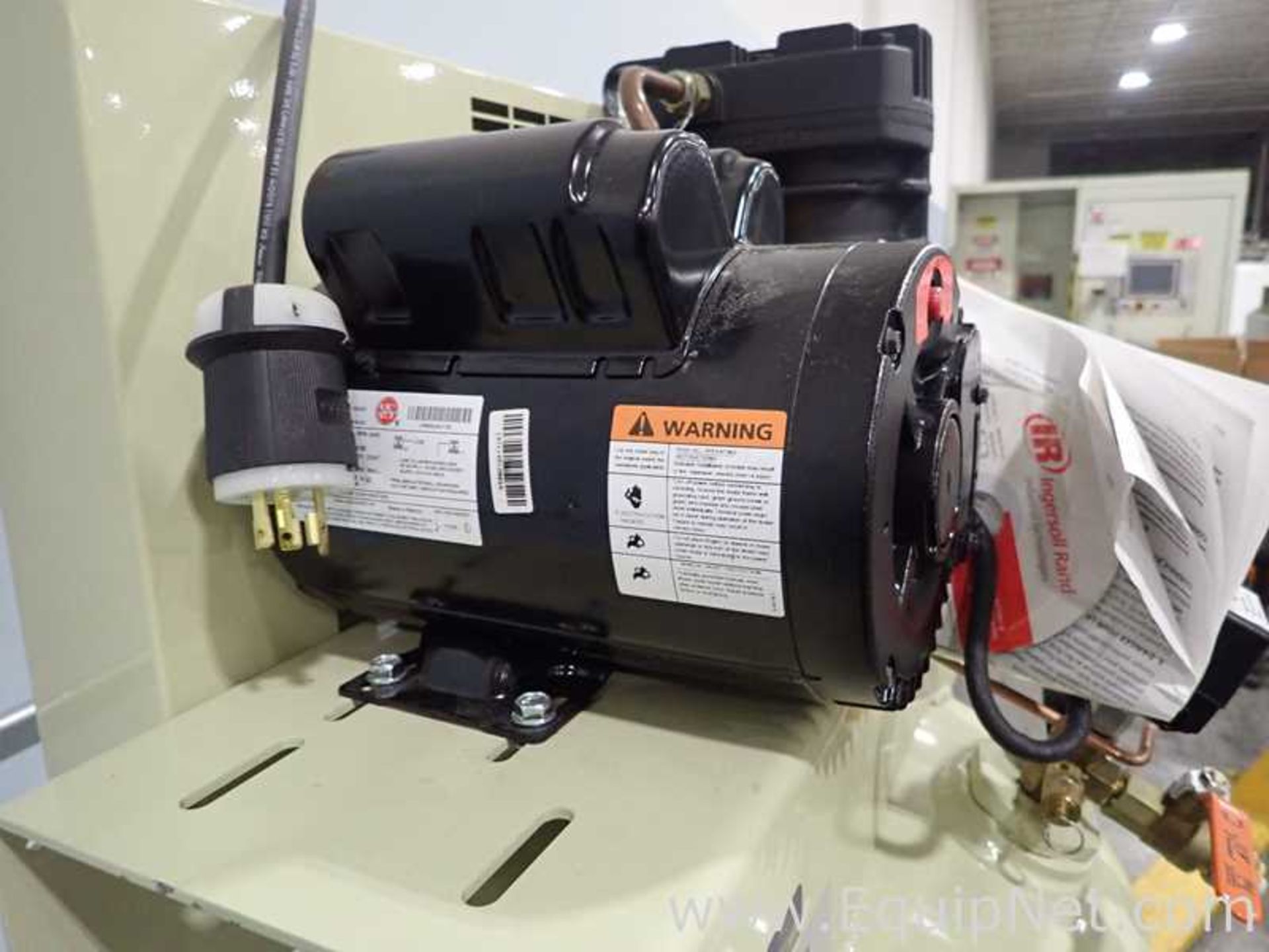 Ingersoll Rand SS3660V with Kit 60 Gallon Air Compressor - Image 2 of 10
