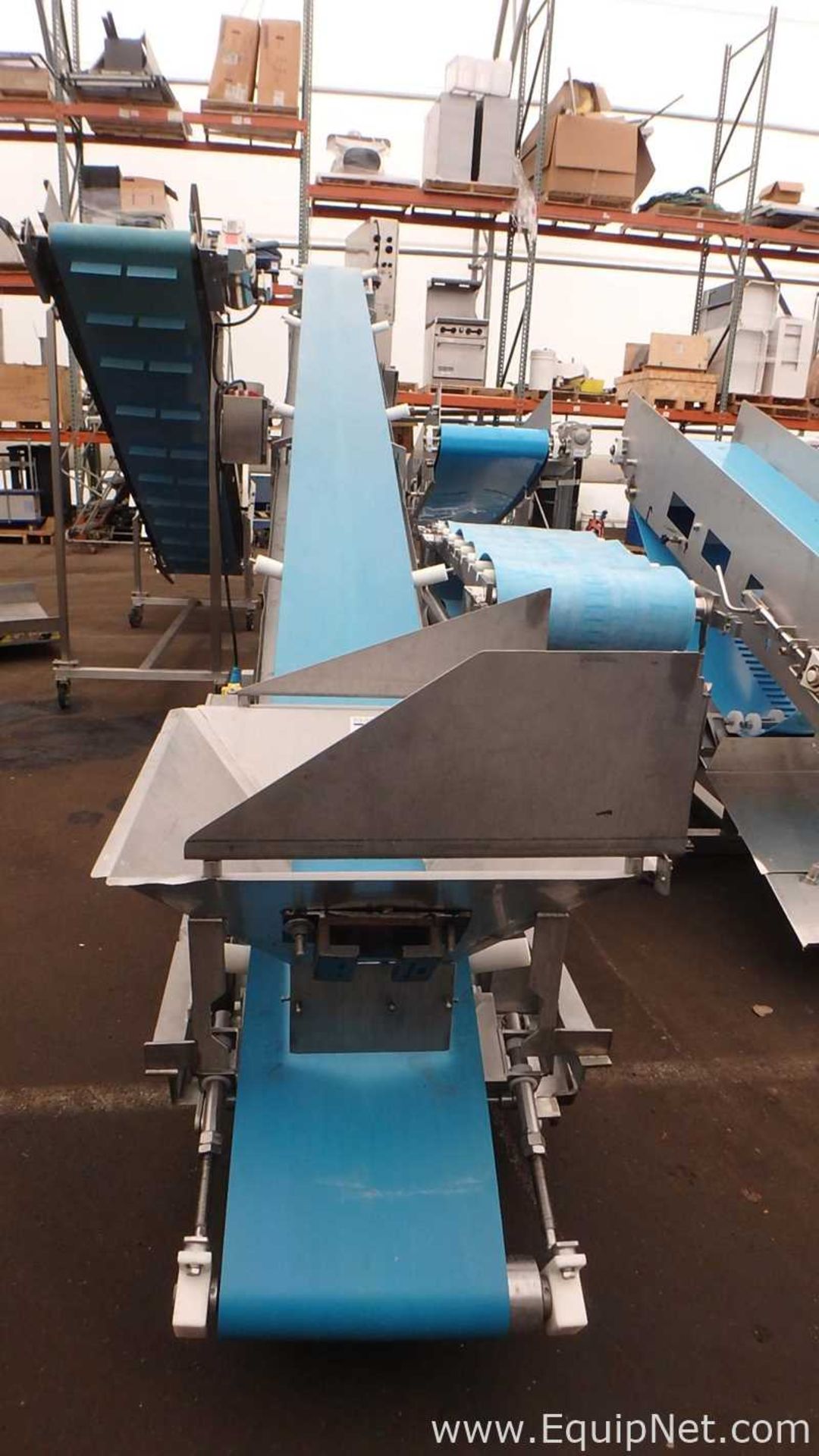 A One Manufacturing Incline Belt Conveyor With Hopper V Form Flat Belt