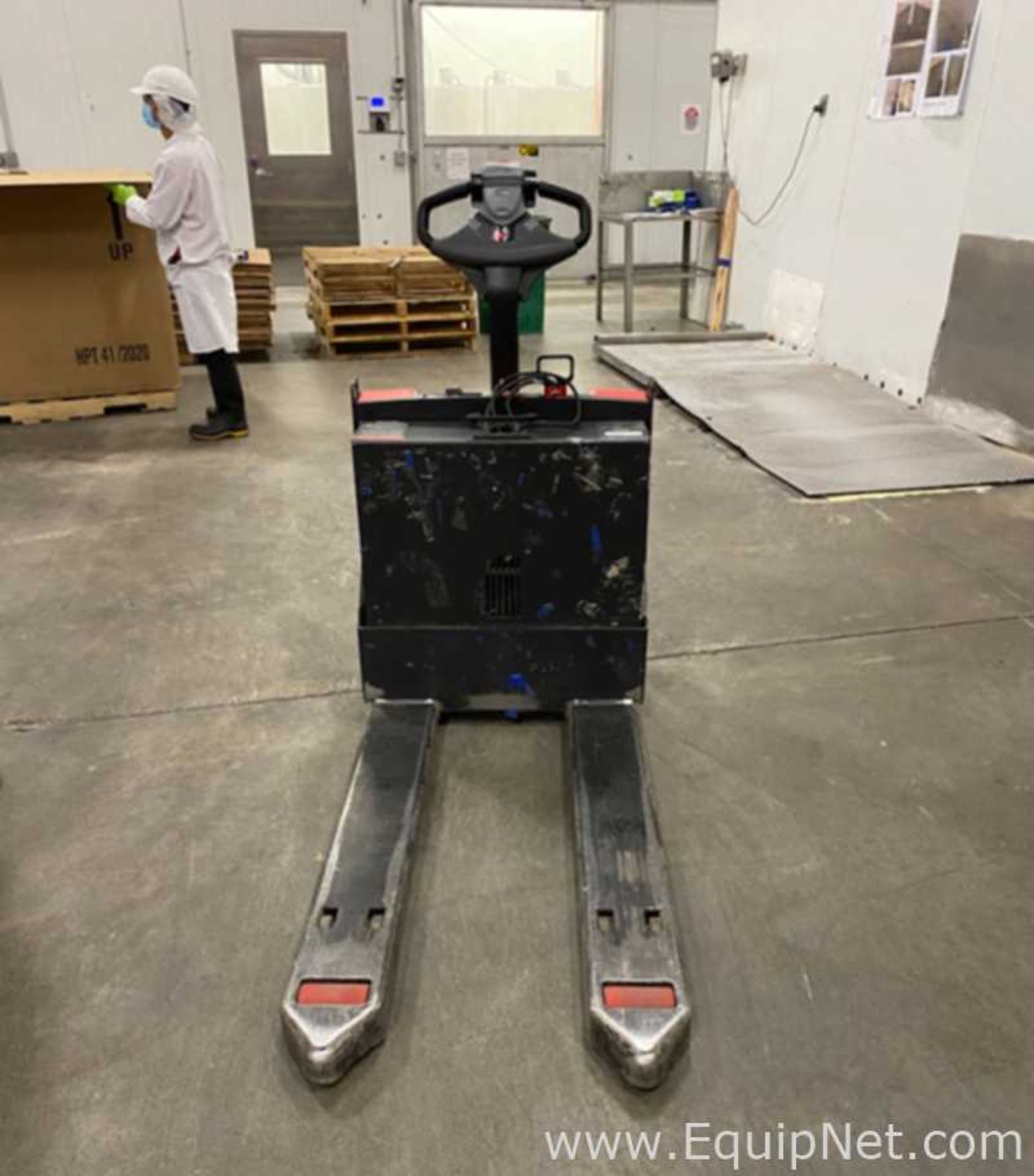 Raymond 102T-F45L Electric Floor Pallet Jacks - Image 2 of 3