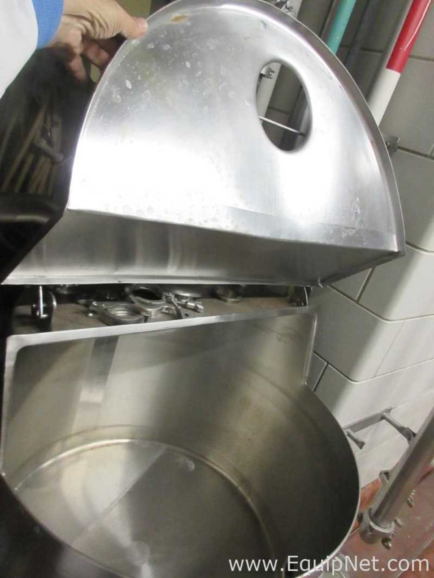 Approx. 100 Gallon Stainless Steel Tank With Top Cover - Image 5 of 6