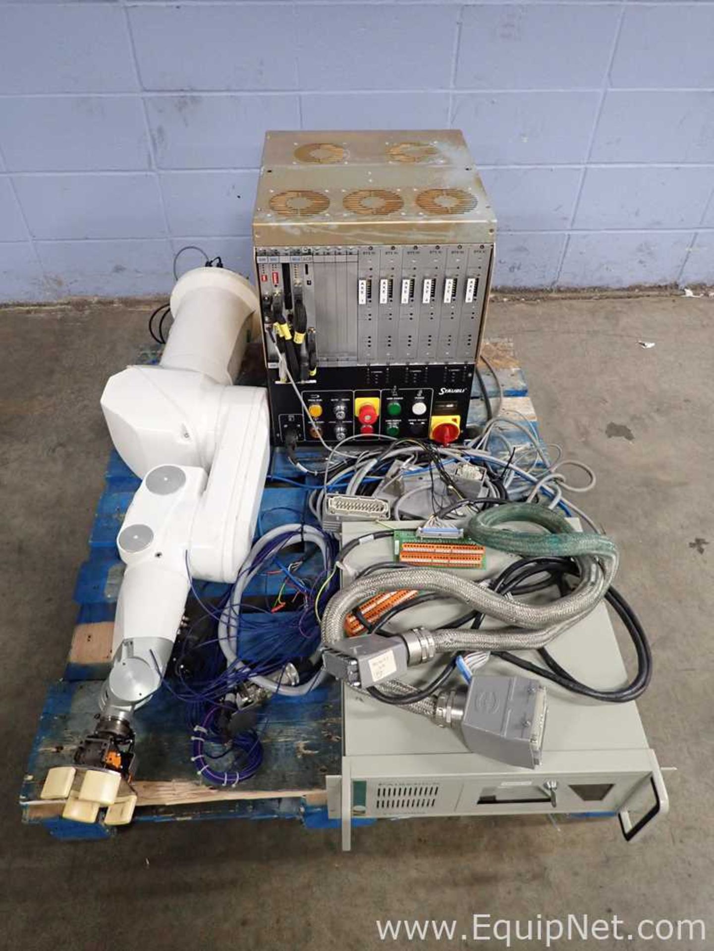 EQUIPNET LISTING #814947; REMOVAL COST: $25; MODEL: RX-60; DESCRIPTION: Staubli RX-60 CRaut