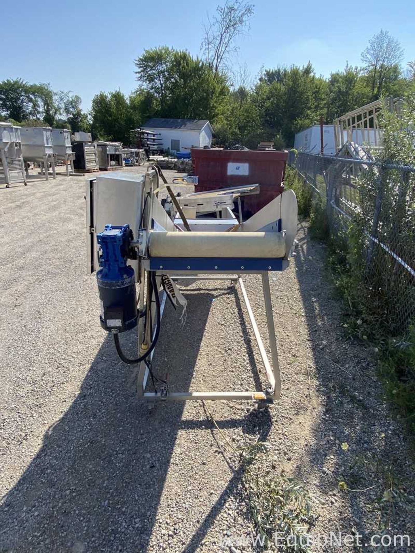 EQUIPNET LISTING #842493; REMOVAL COST: $120 ; DESCRIPTION: Stainless Steel Incline Conveyor - Image 2 of 7