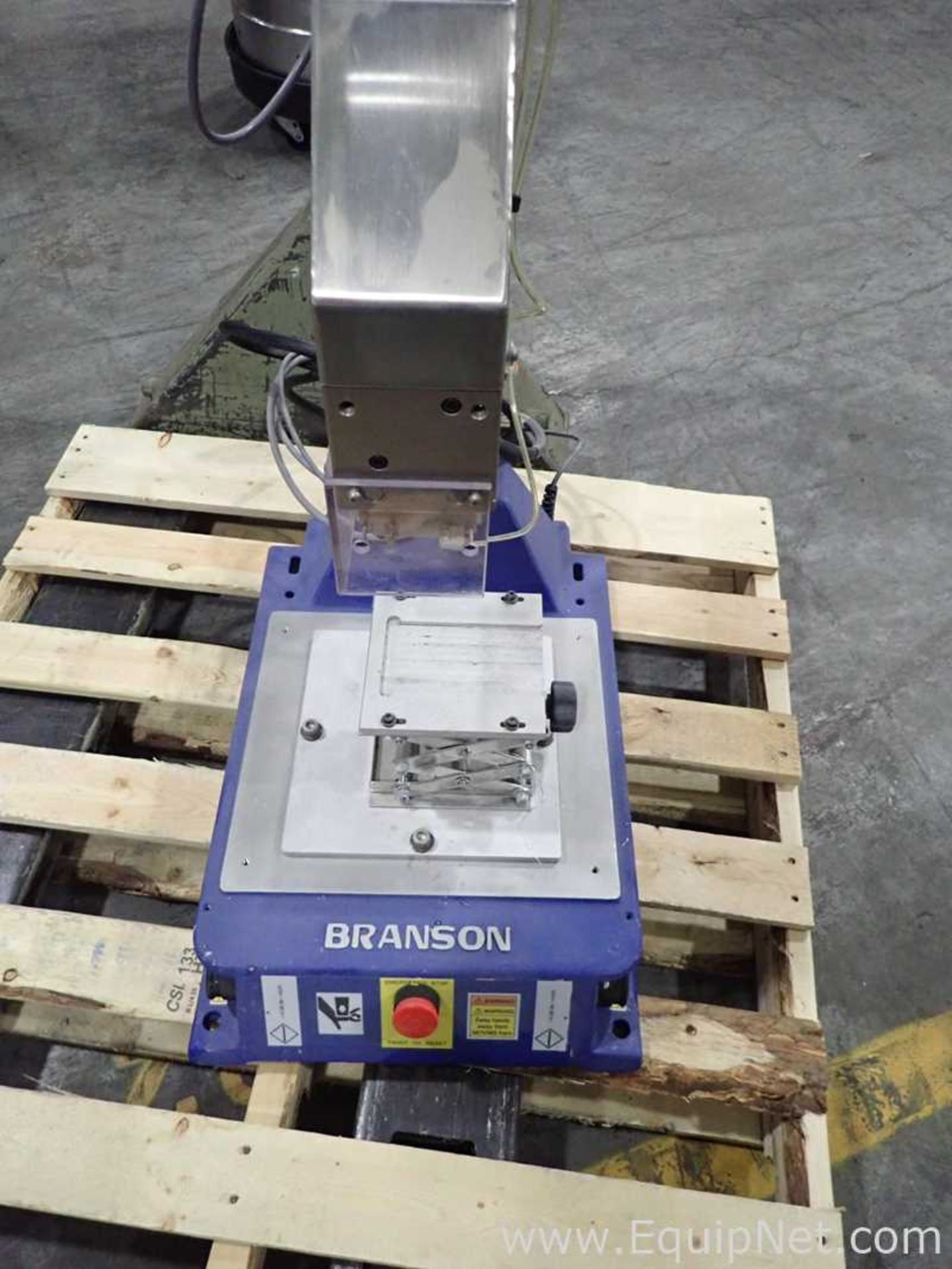 EQUIPNET LISTING #734727; REMOVAL COST: $25; DESCRIPTION: Branson Ultrasonic Welder Requires a PC