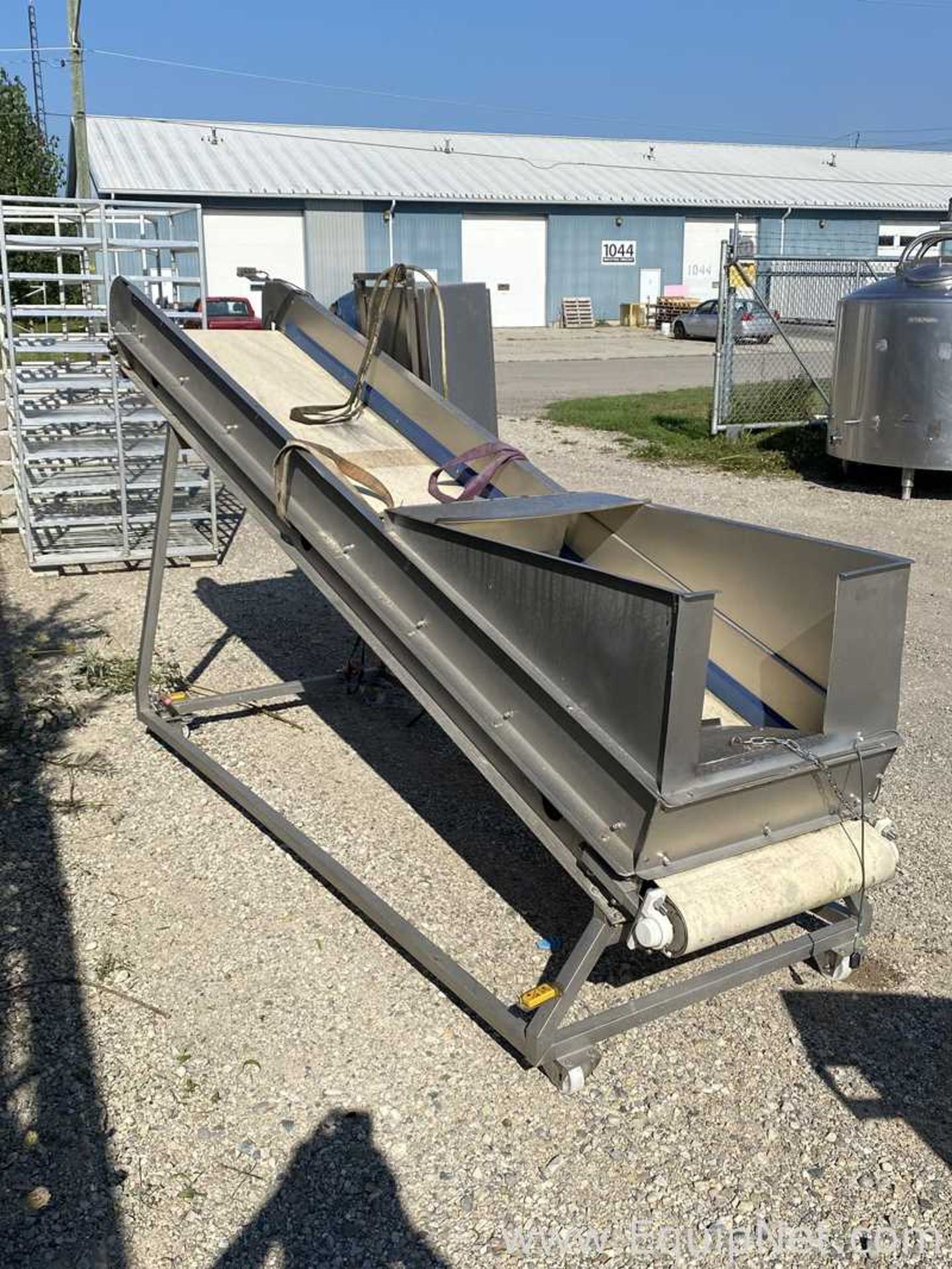 EQUIPNET LISTING #842493; REMOVAL COST: $120 ; DESCRIPTION: Stainless Steel Incline Conveyor - Image 3 of 7