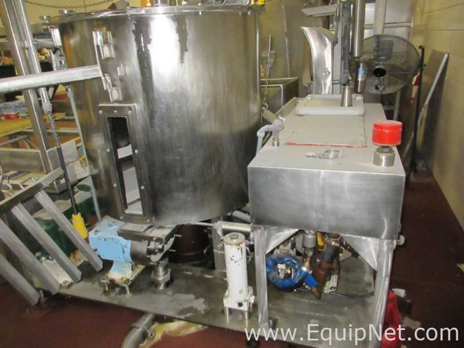EQUIPNET LISTING #775954; REMOVAL COST: $1,828.00; DESCRIPTION: Approx. 300 Gallon Stainless Steel - Image 2 of 15