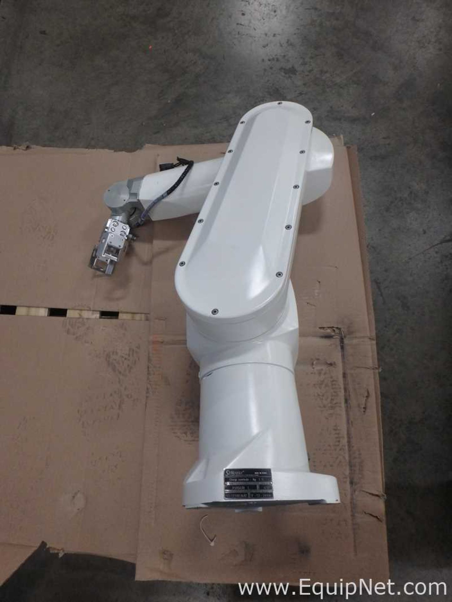 EQUIPNET LISTING #833513; REMOVAL COST: $25; MODEL: RX60B L; DESCRIPTION: Staubli RX60B L Robotic