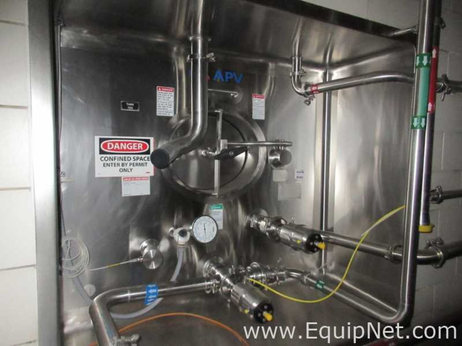 EQUIPNET LISTING #775976; REMOVAL COST: $34,100.00; DESCRIPTION: APV Crepaco 6000 Gallon Stainless - Image 2 of 12