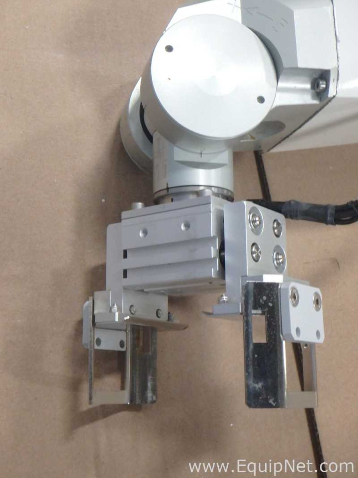 EQUIPNET LISTING #833513; REMOVAL COST: $25; MODEL: RX60B L; DESCRIPTION: Staubli RX60B L Robotic - Image 4 of 18