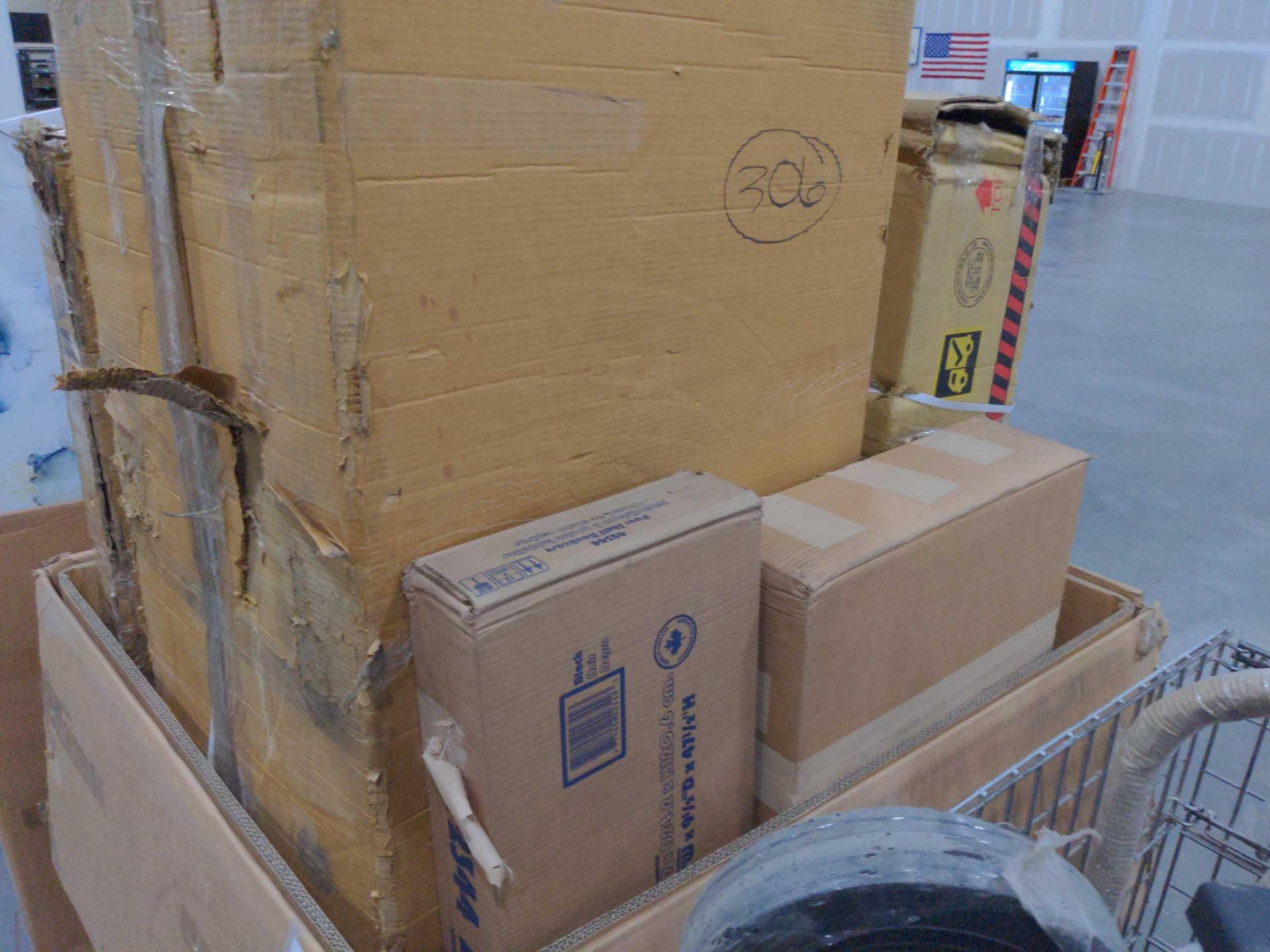 Two Pallets - Image 2 of 7