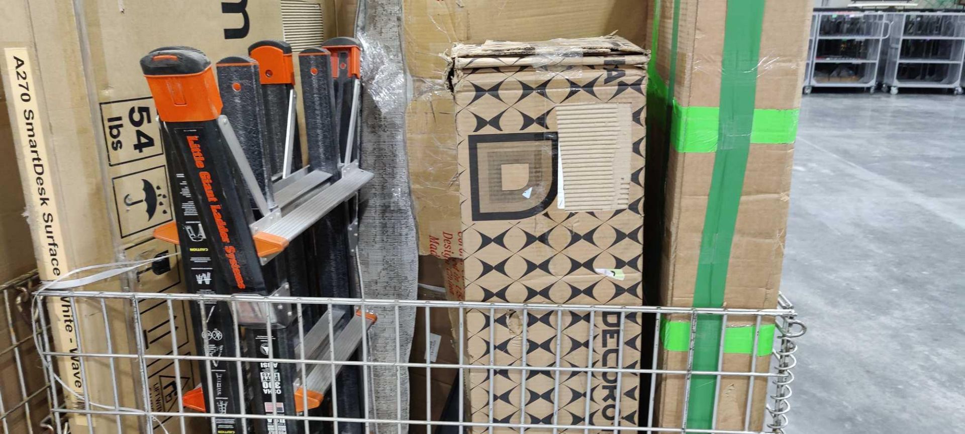Two Pallets - Image 9 of 11