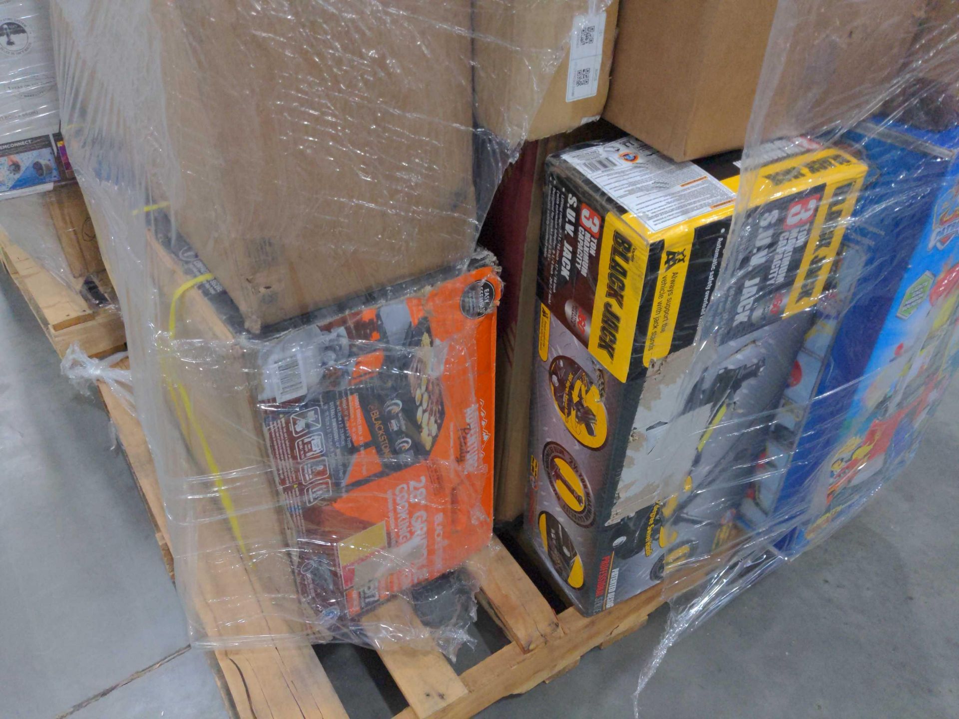 Two Pallets - Image 7 of 8