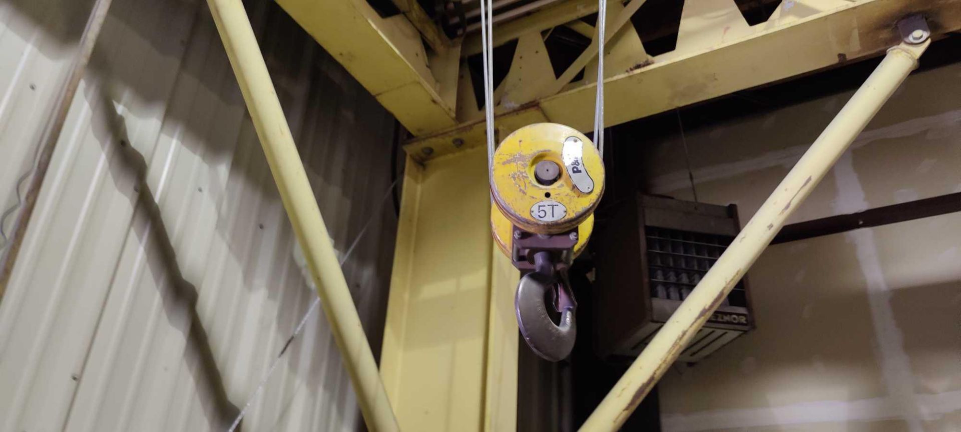 Yellow overhead crane p&h 5ton with approximately 36ft x 20ft of track - Image 2 of 11