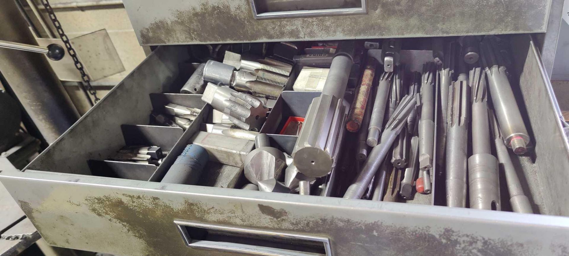 Tool boxes with numerous tooling - Image 3 of 19