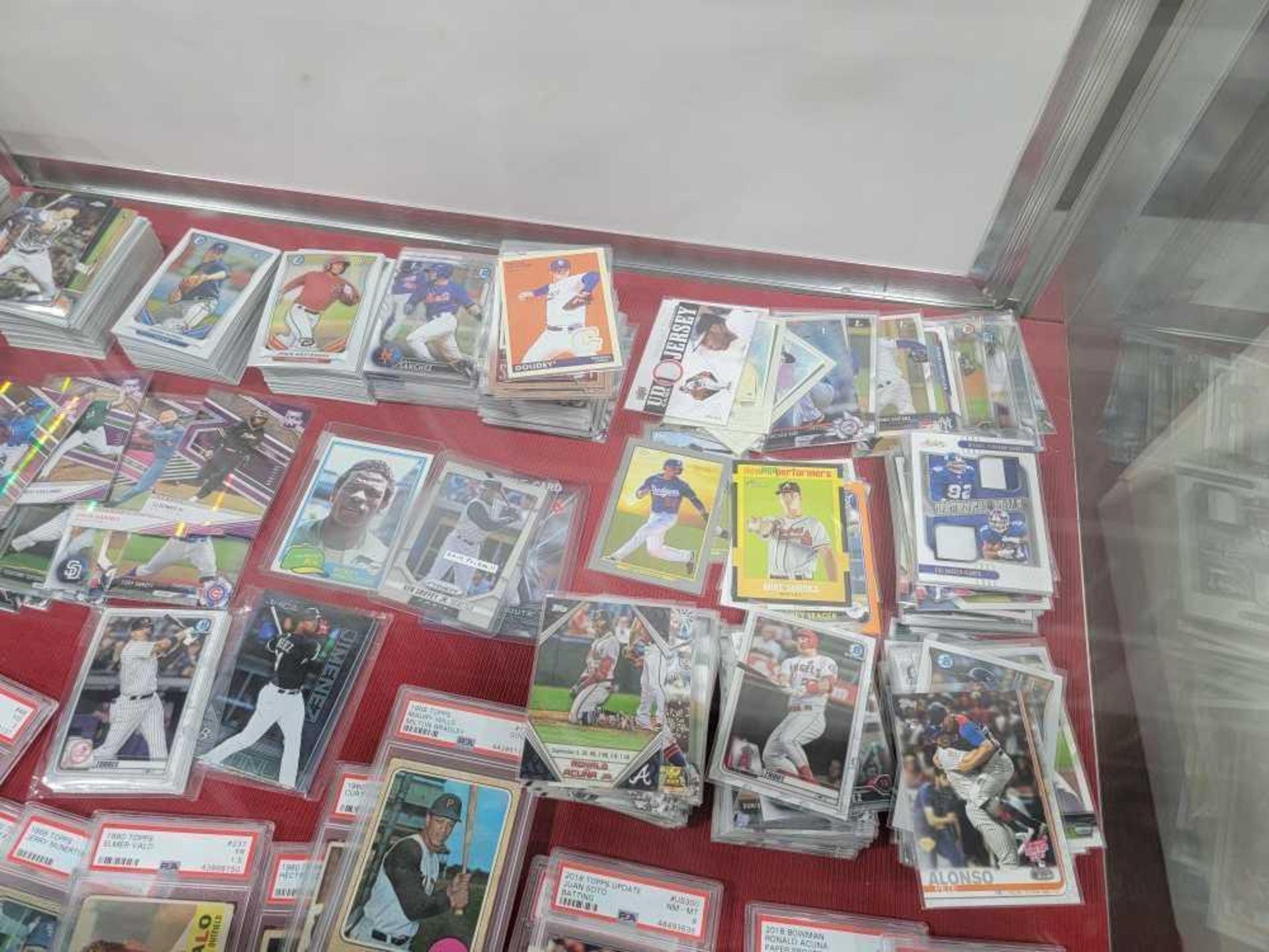 Lot of baseball cards - Image 3 of 8