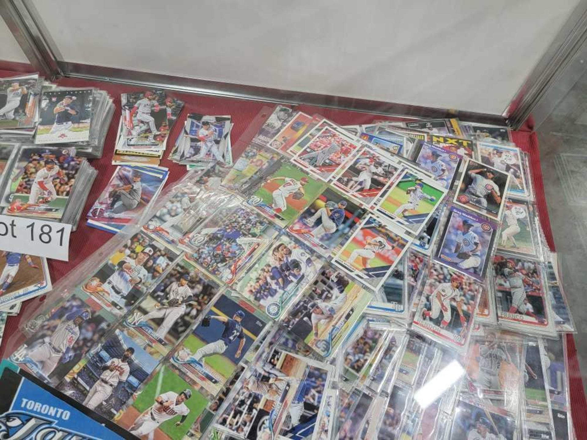 Lot of baseball cards - Image 3 of 8