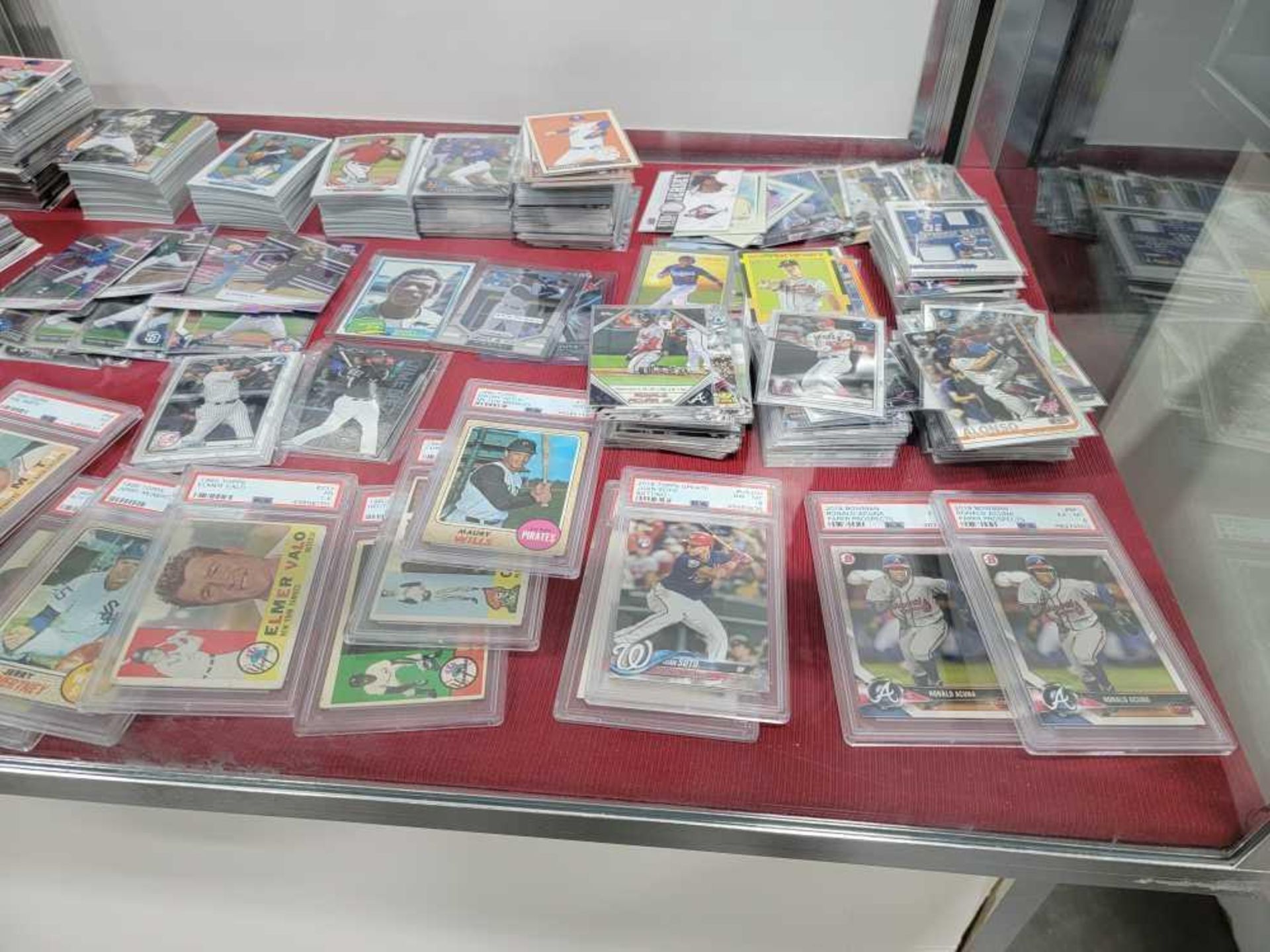 Lot of baseball cards - Image 2 of 8