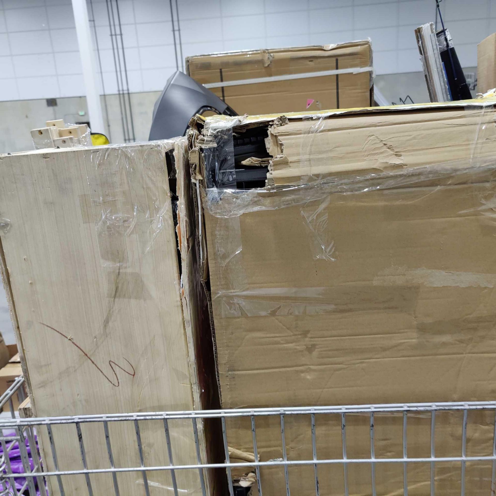 Two Pallets - Image 4 of 10