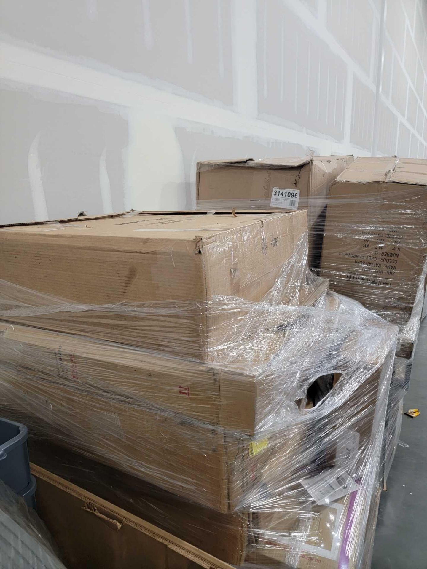 Two Pallets - Image 14 of 14