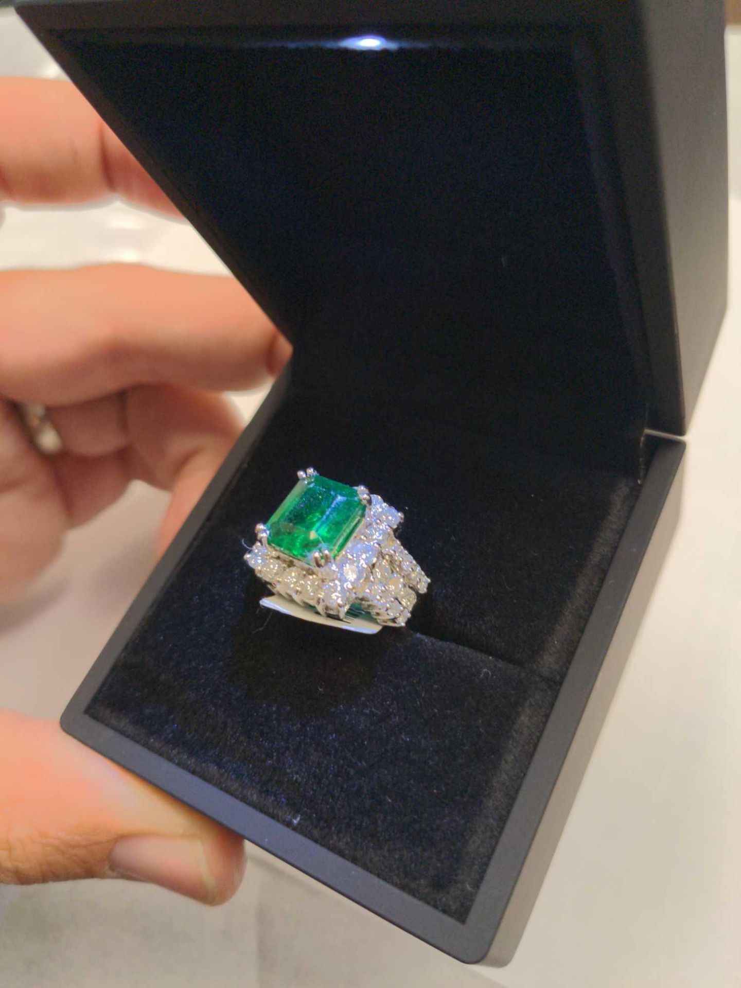 Emerald & Diamond Ring - Image 4 of 13