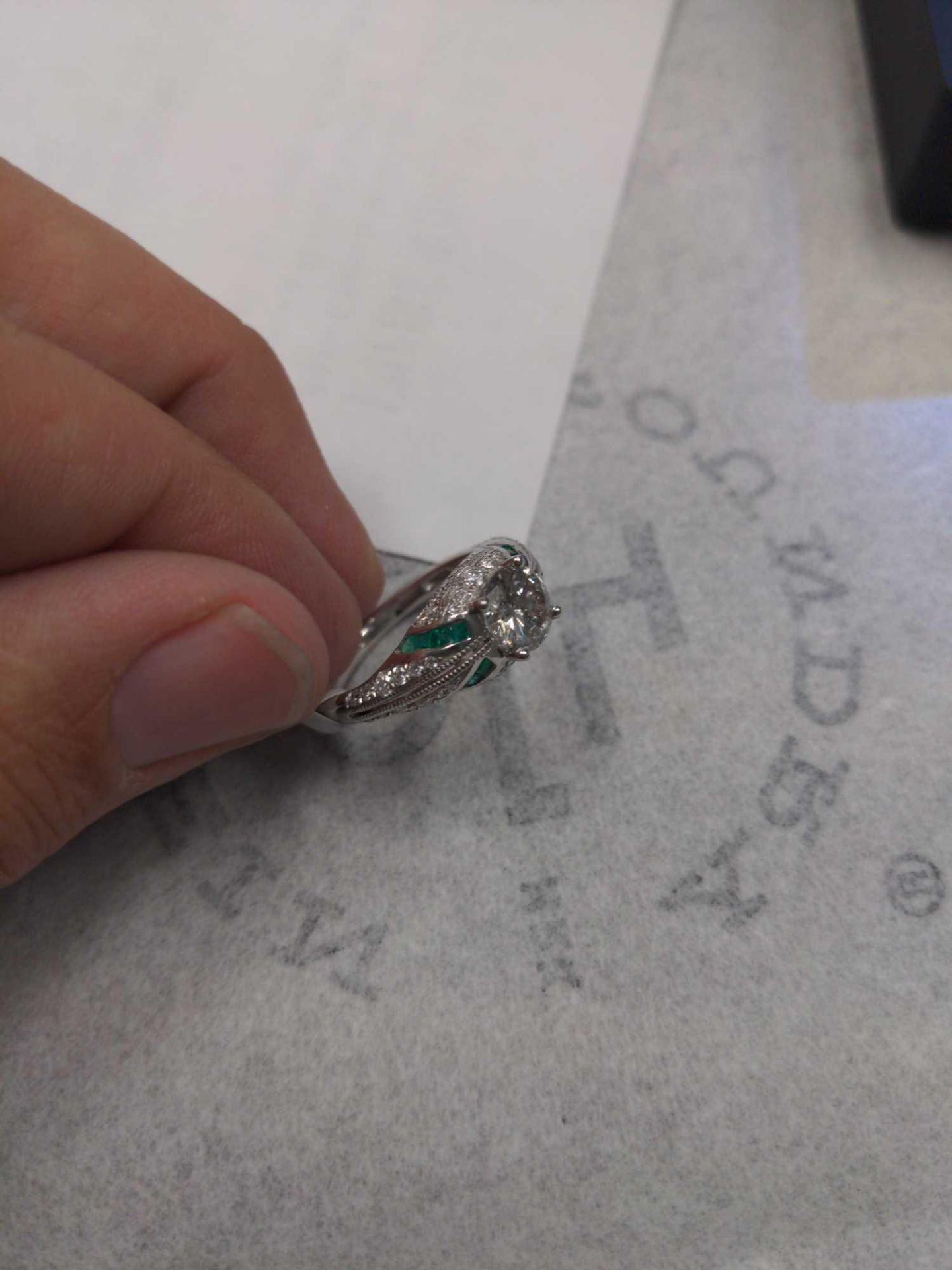 Diamond & Emerald Ring - Image 5 of 11