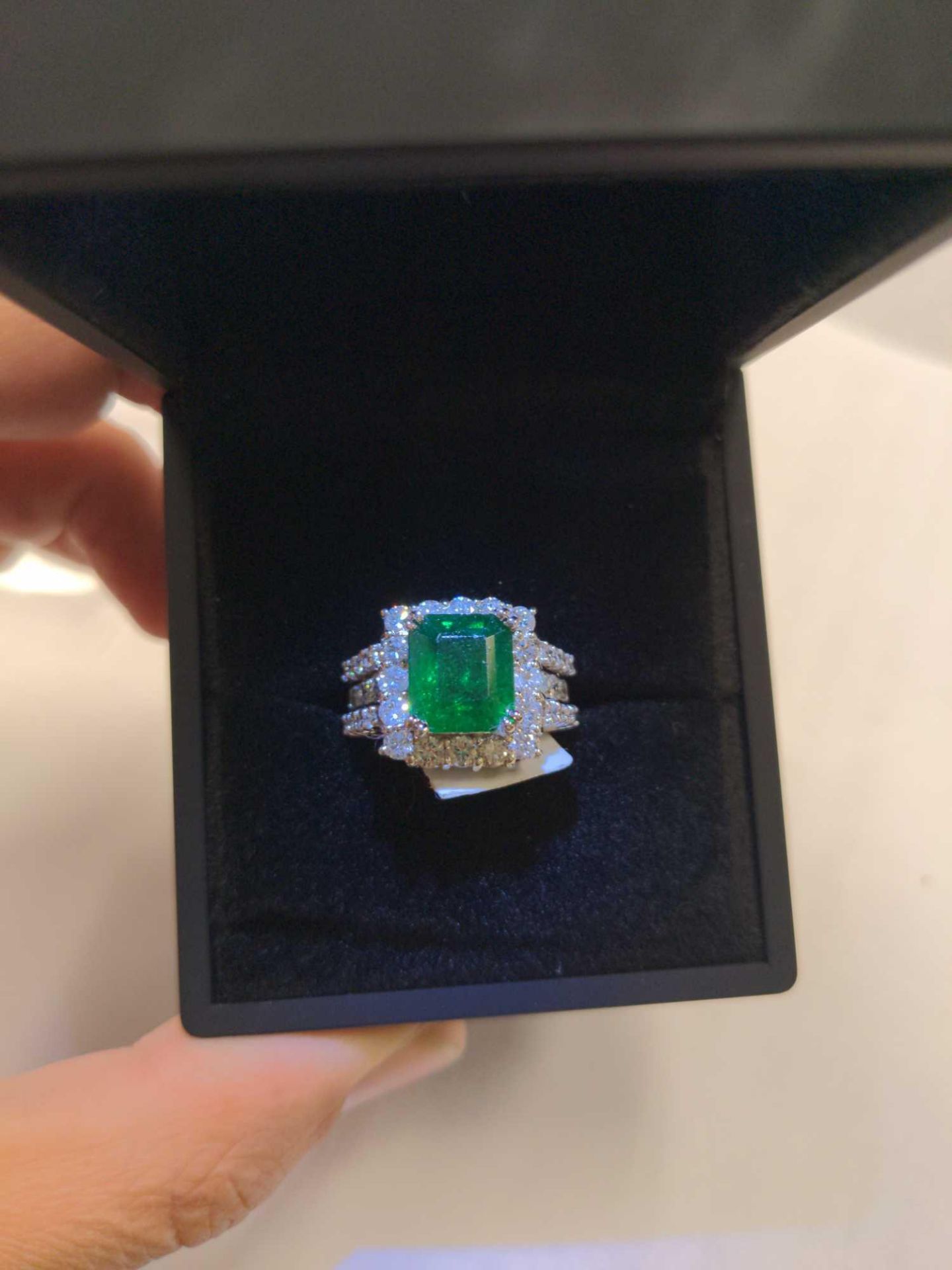 Emerald & Diamond Ring - Image 3 of 13