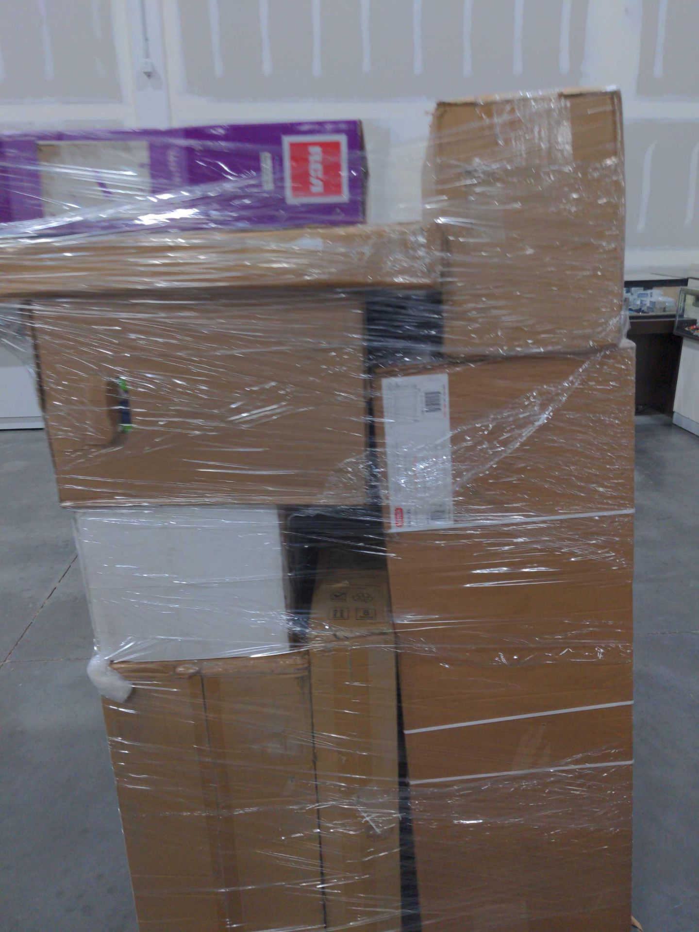 two pallets - Image 9 of 24