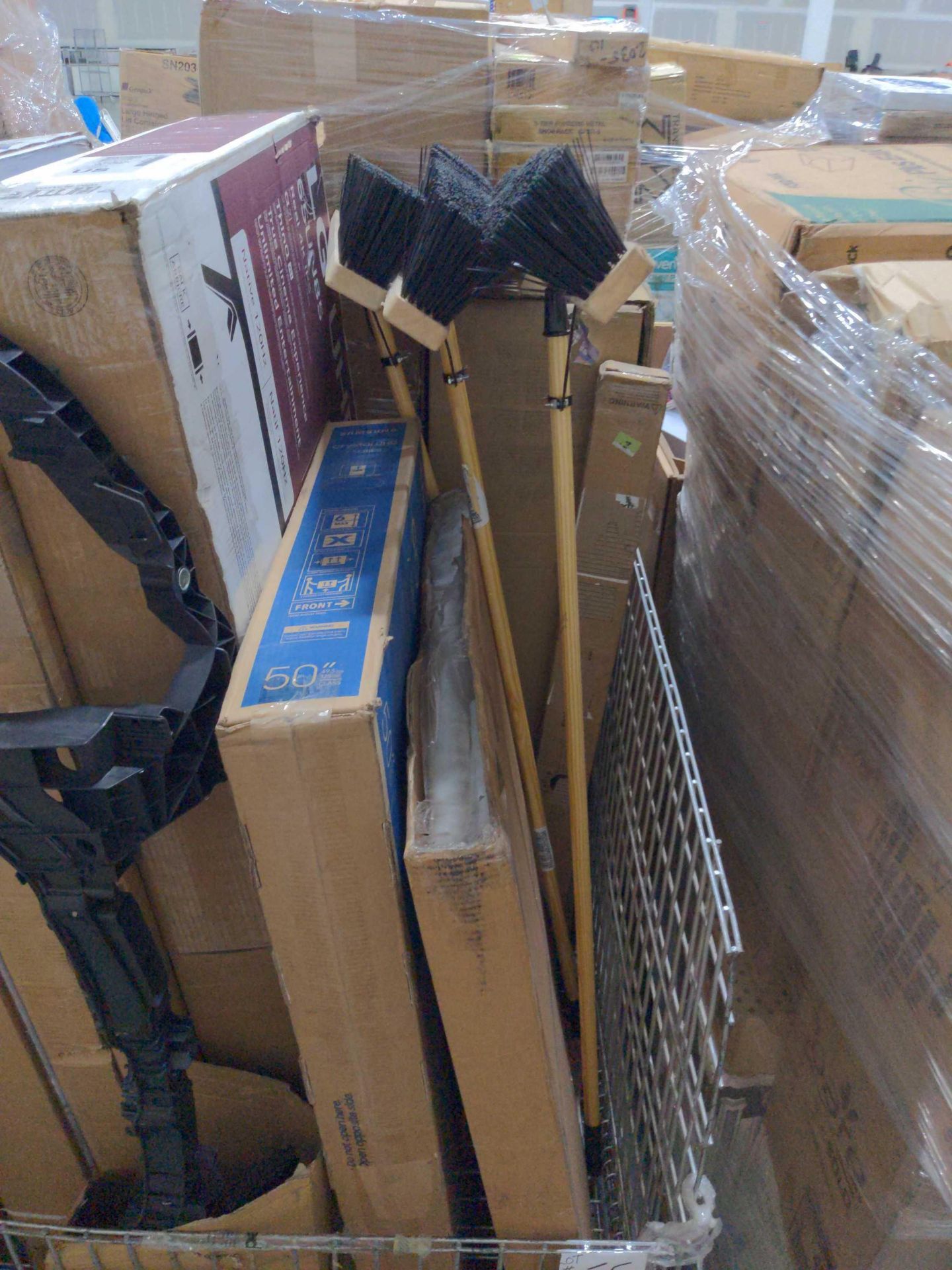 Two Pallets - Image 7 of 8