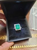 18kt gold, Emeraldn and Diamond Ring, 4.94 ct Emerald