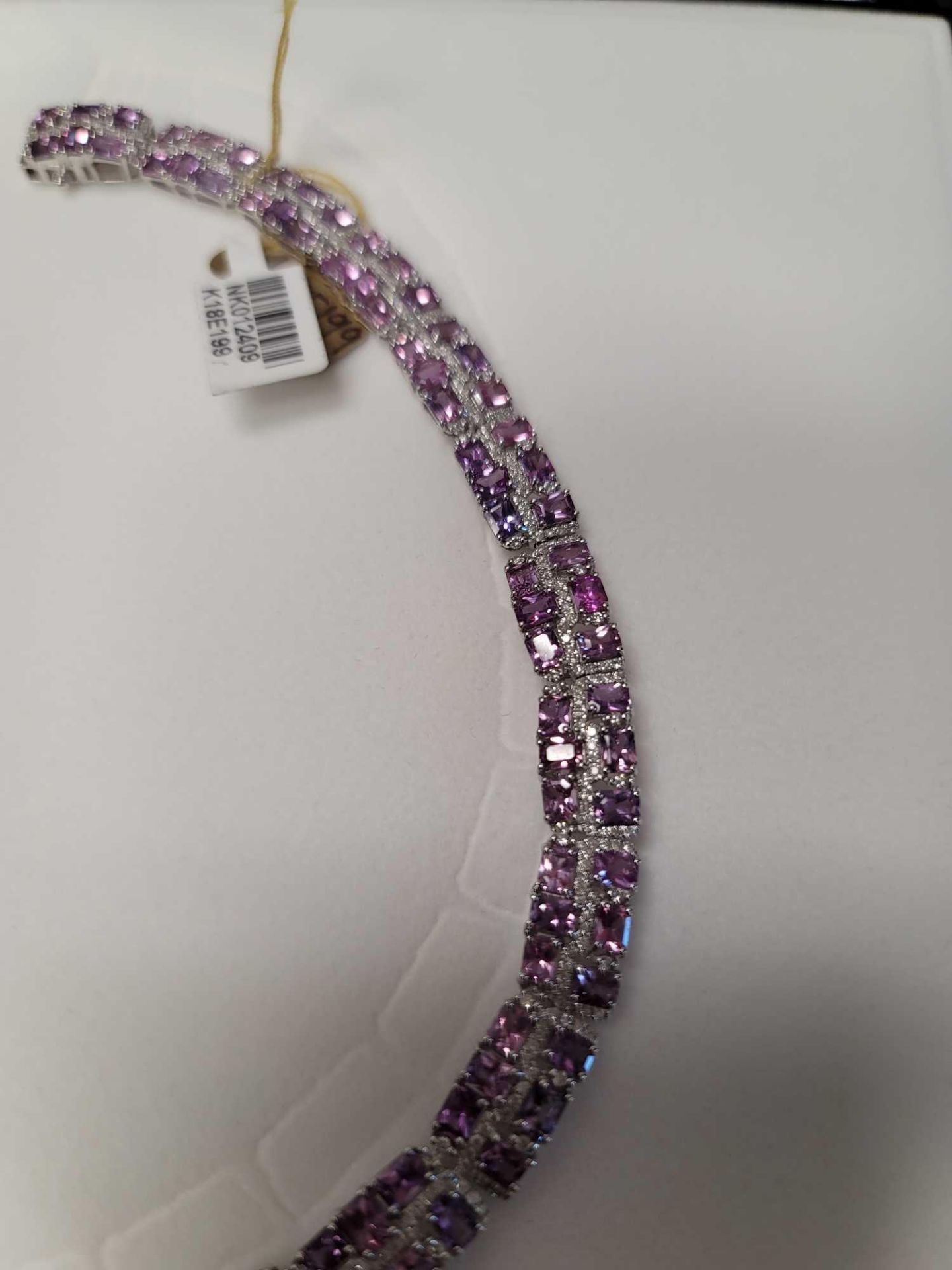 Extremely rare unheated pink sapphires and 18kt gold necklace, 38 cts sapphires, 4.34 cts of diamond - Image 7 of 12