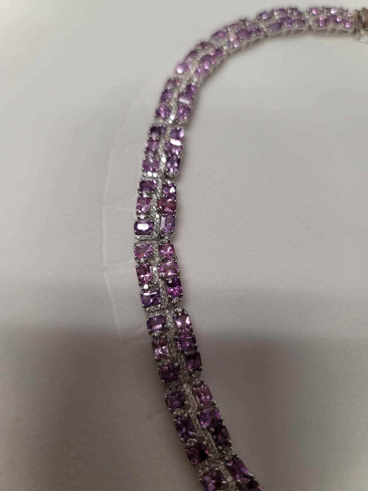 Extremely rare unheated pink sapphires and 18kt gold necklace, 38 cts sapphires, 4.34 cts of diamond - Image 6 of 12