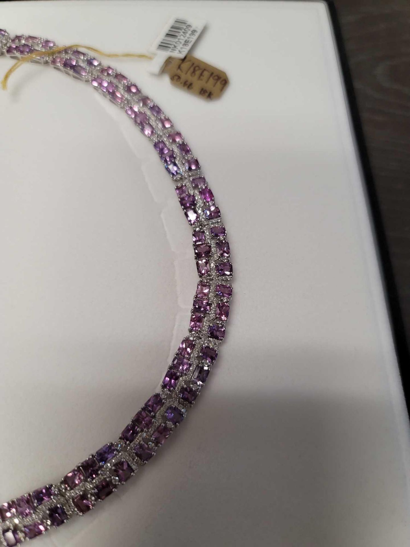 Extremely rare unheated pink sapphires and 18kt gold necklace, 38 cts sapphires, 4.34 cts of diamond - Image 3 of 12