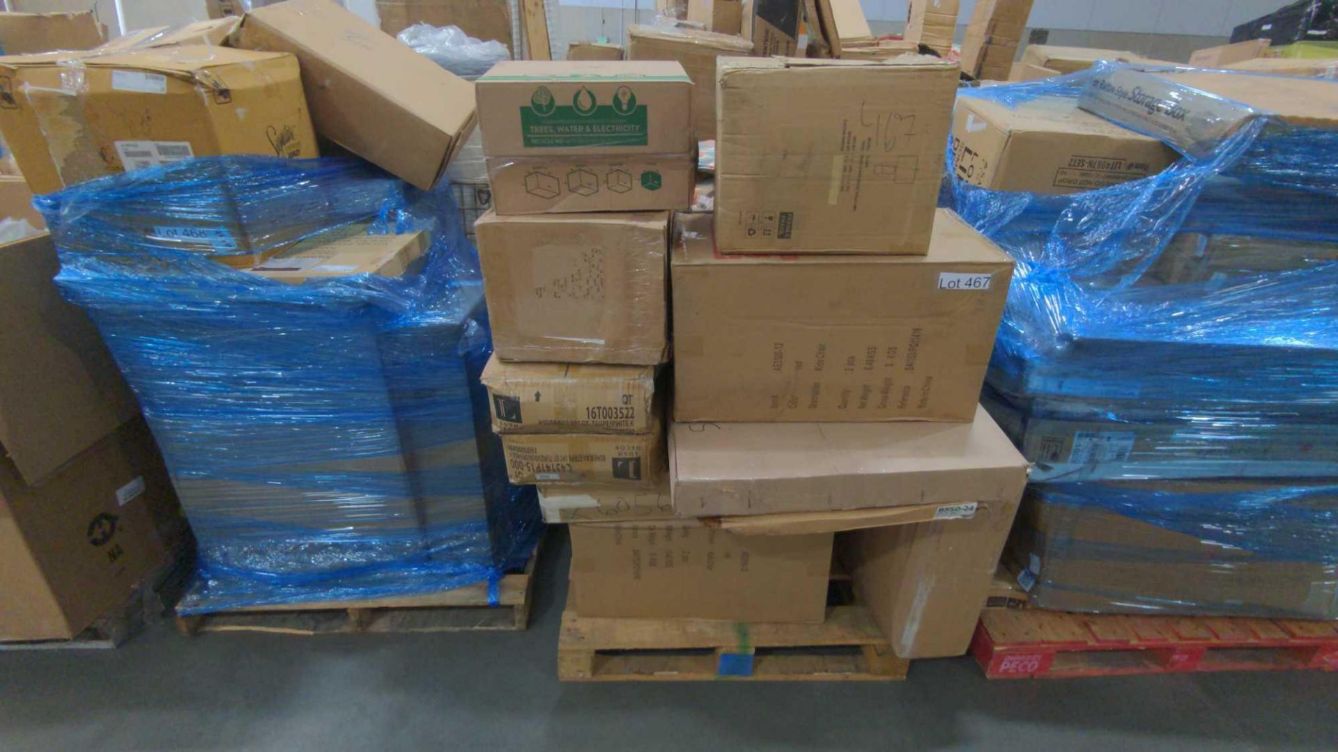 pallet of misc furniture and other items