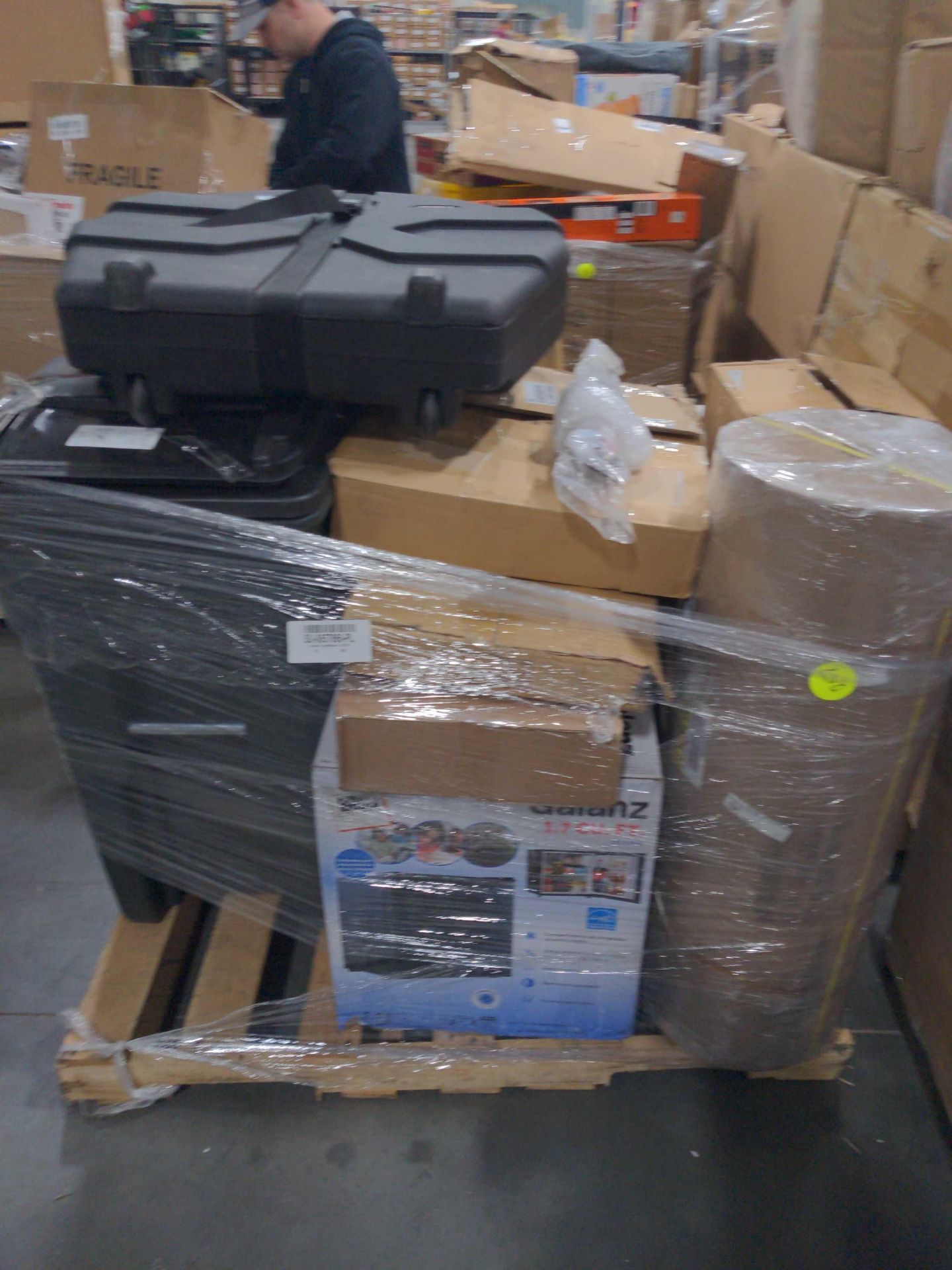 Two Pallets - Image 11 of 14