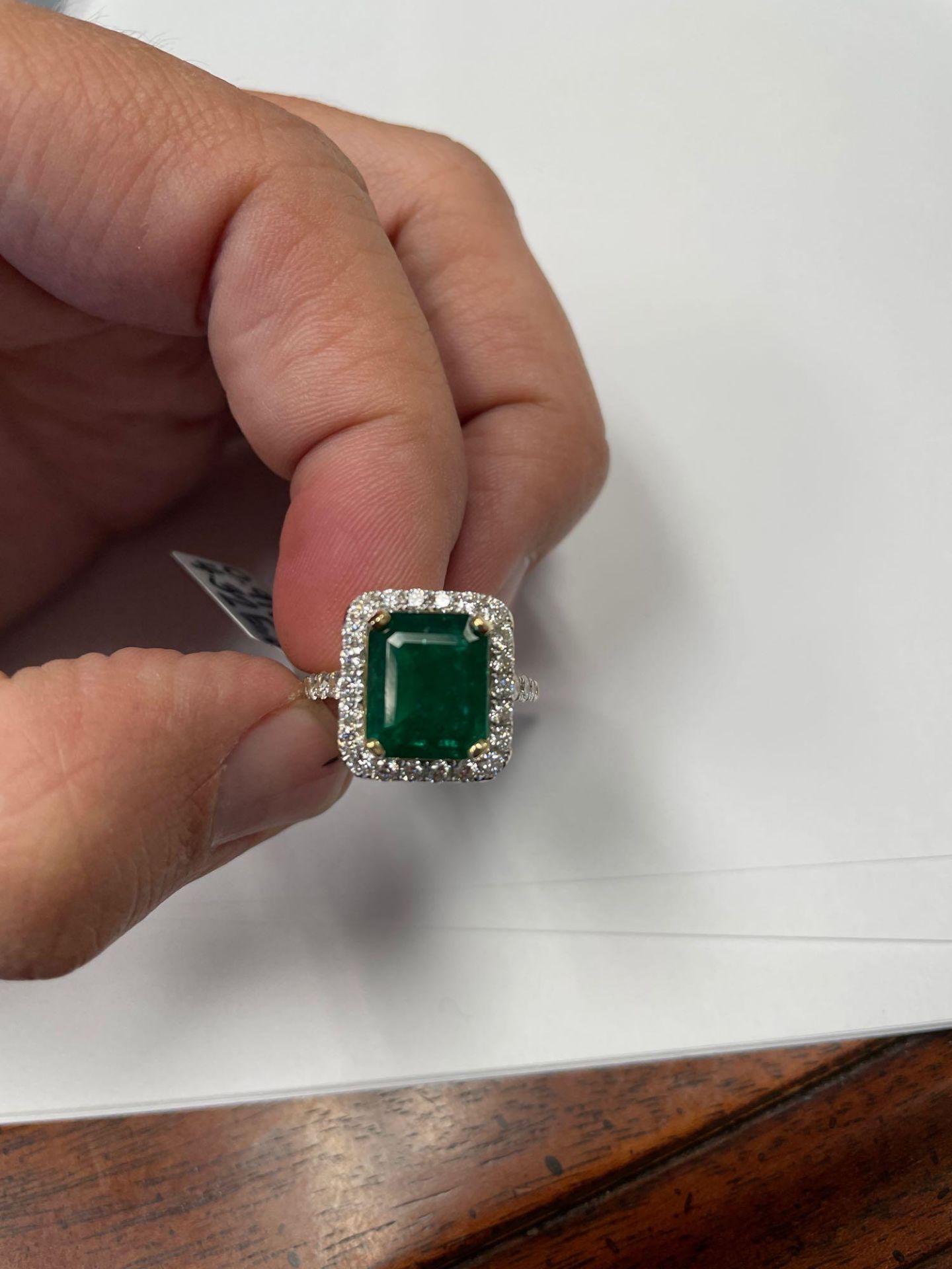 Emerald and Diamond Ringh, 4.32ct Emerald, .91 cts Diamonds - Image 3 of 7