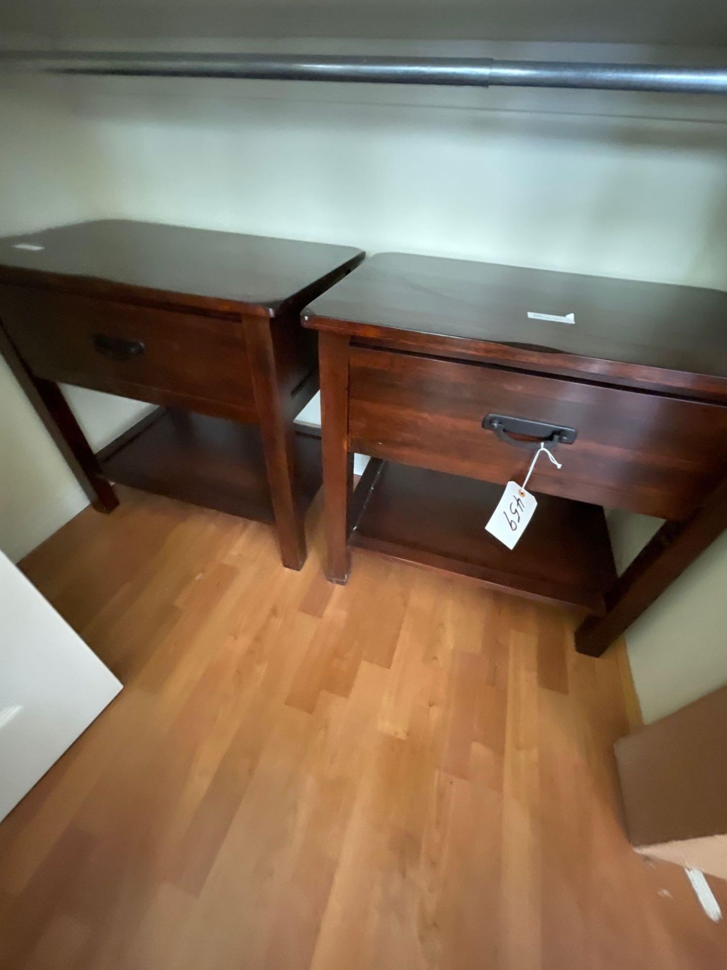 (2) nightstands