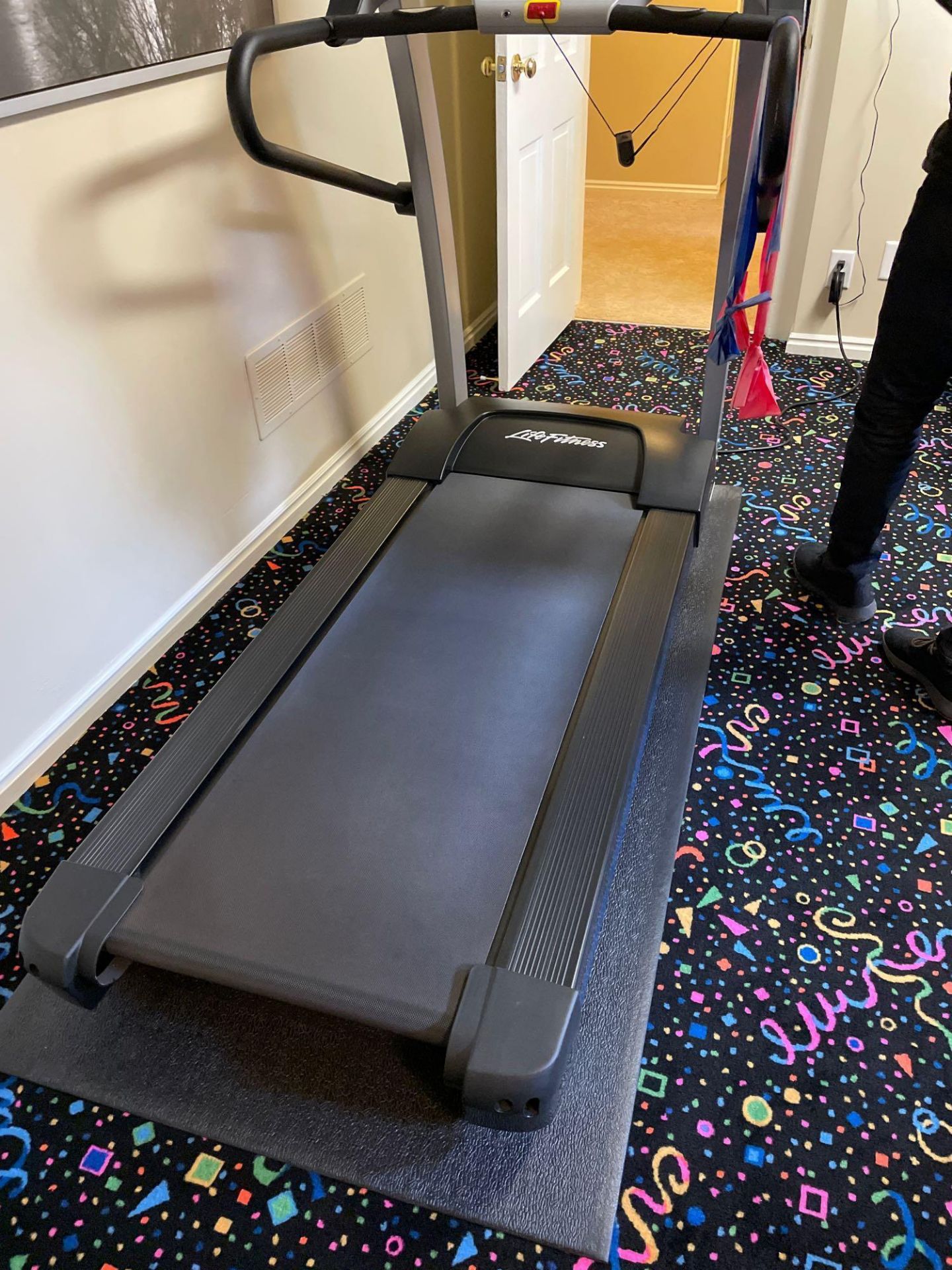 (exercise room) Life fitness treadmill flex deck - Image 3 of 4