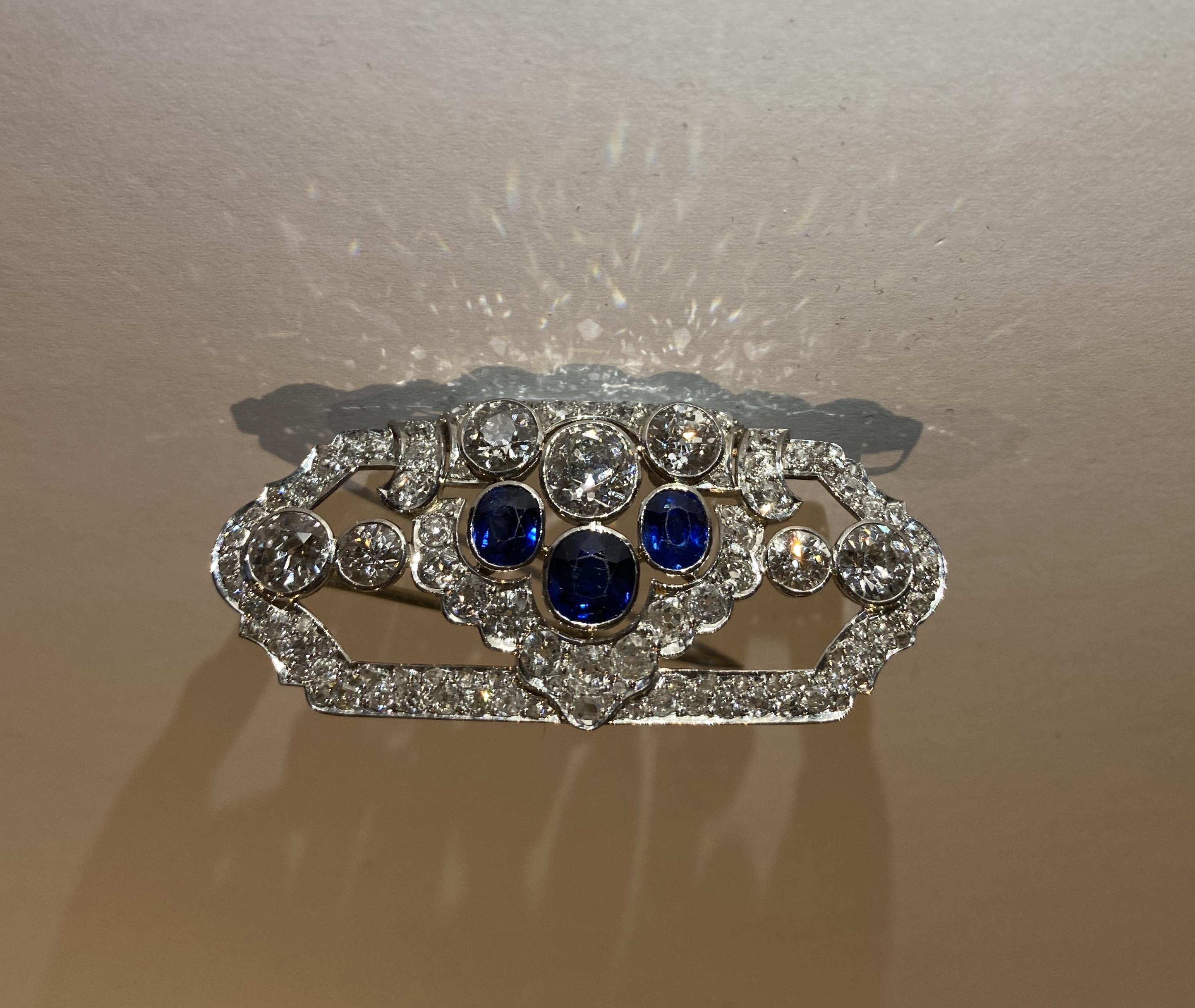 Art Deco Platinum, Diamond and Sapphire brooch, la - Image 4 of 13