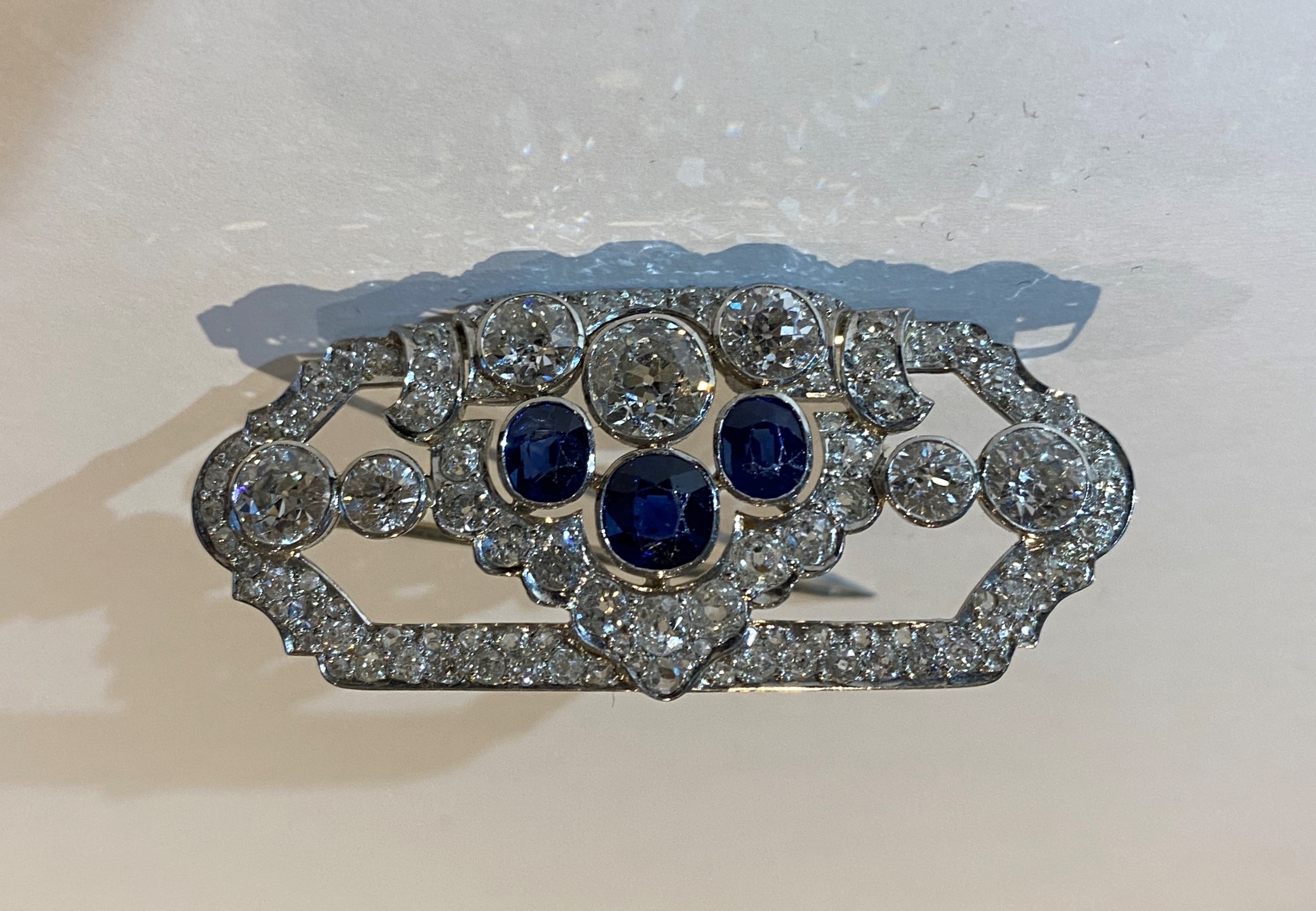 Art Deco Platinum, Diamond and Sapphire brooch, la - Image 5 of 13