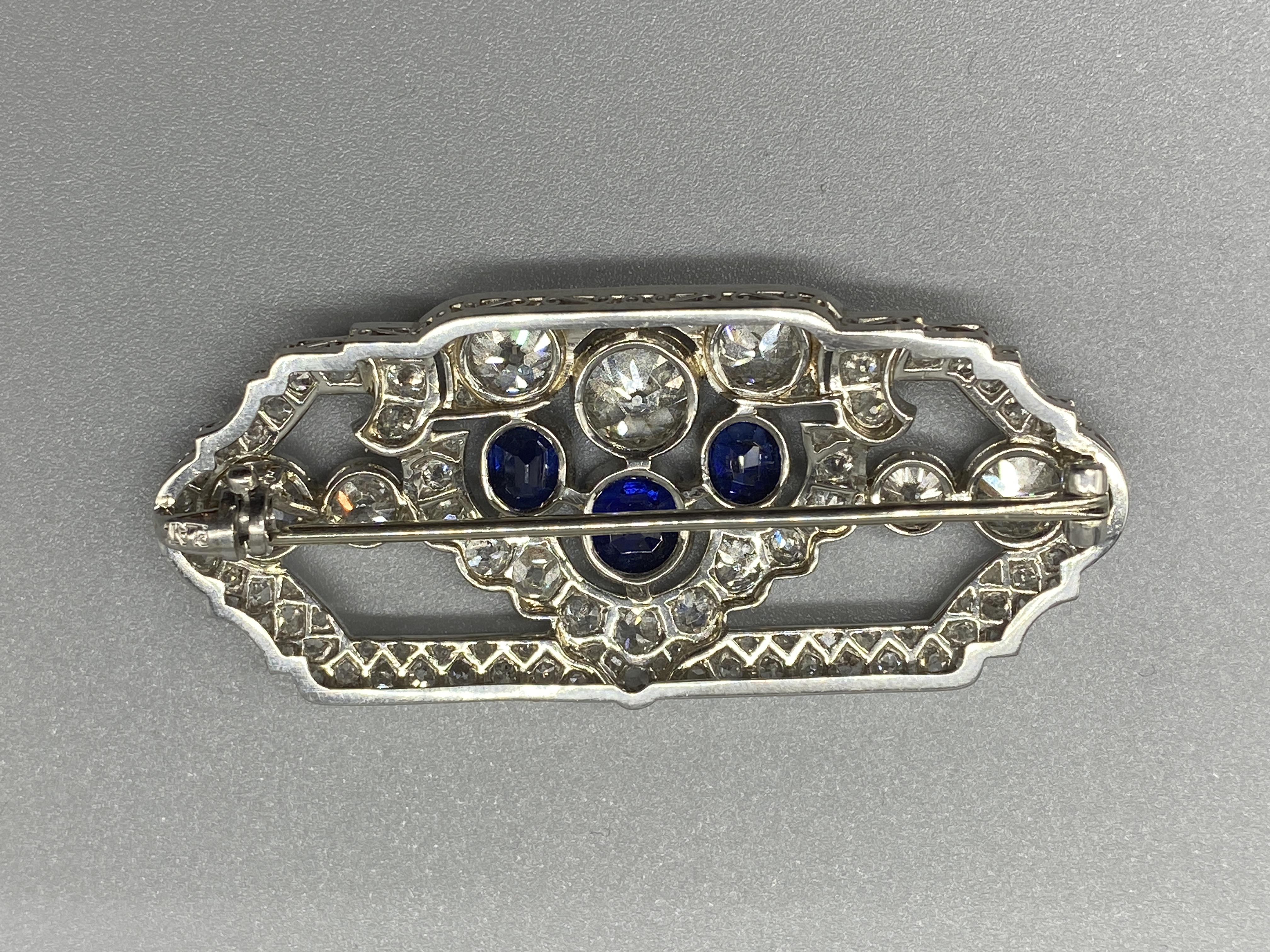Art Deco Platinum, Diamond and Sapphire brooch, la - Image 3 of 13