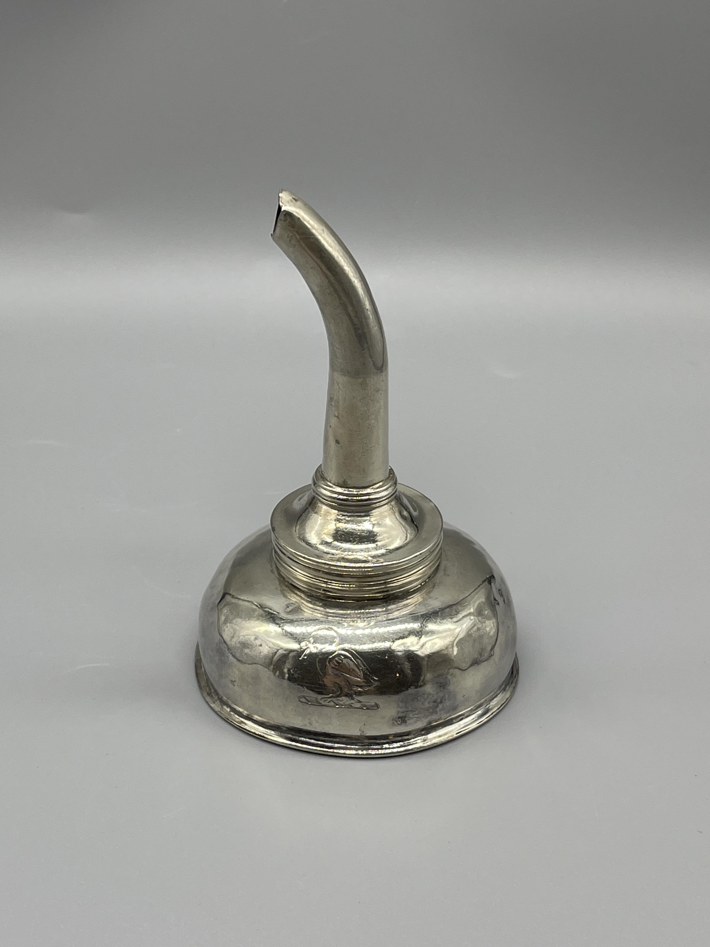 18th C Irish silver wine funnel marks rubbed.72 G - Image 3 of 9