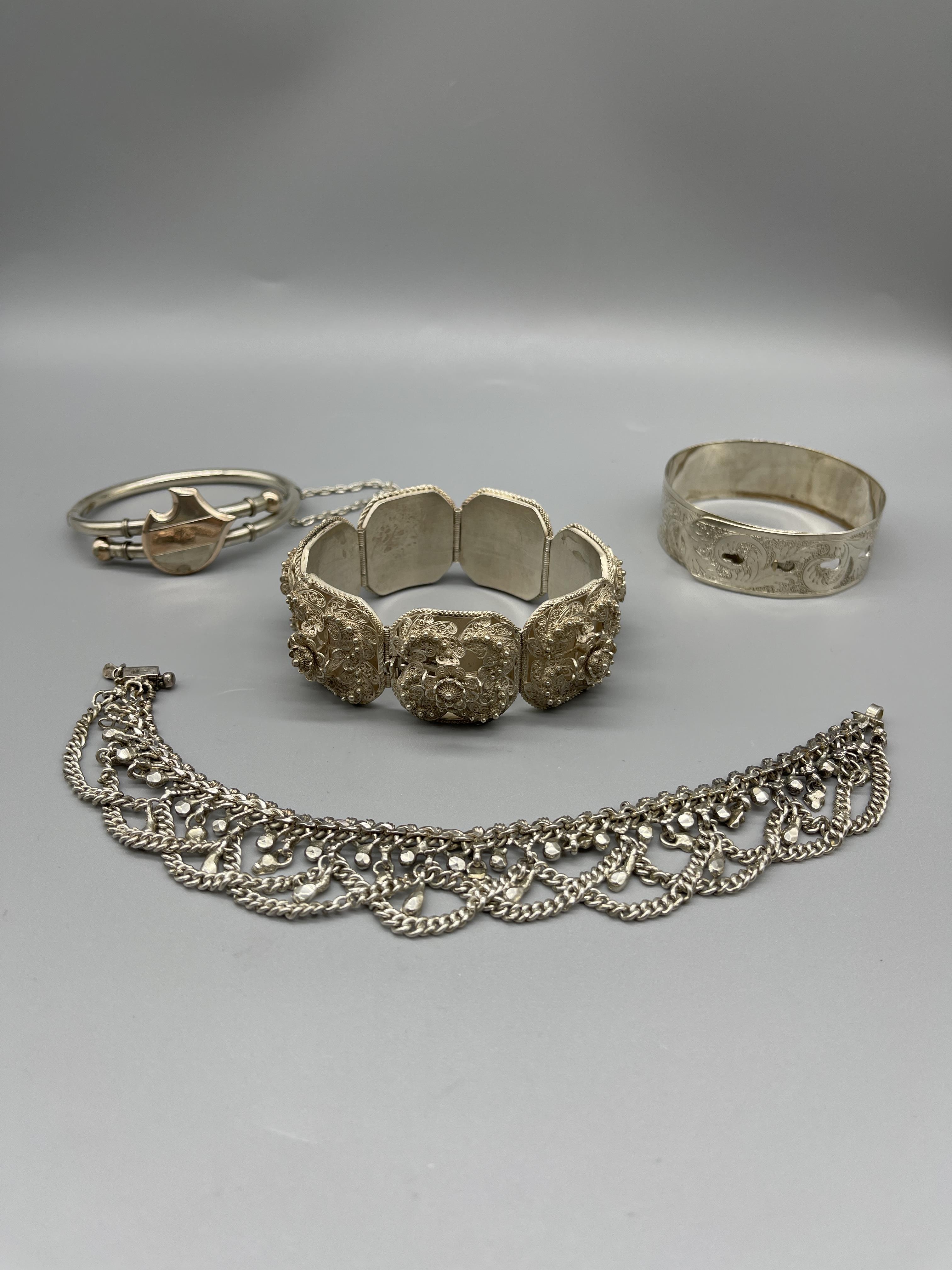 Four vintage Silver bracelets.137 G - Image 6 of 6