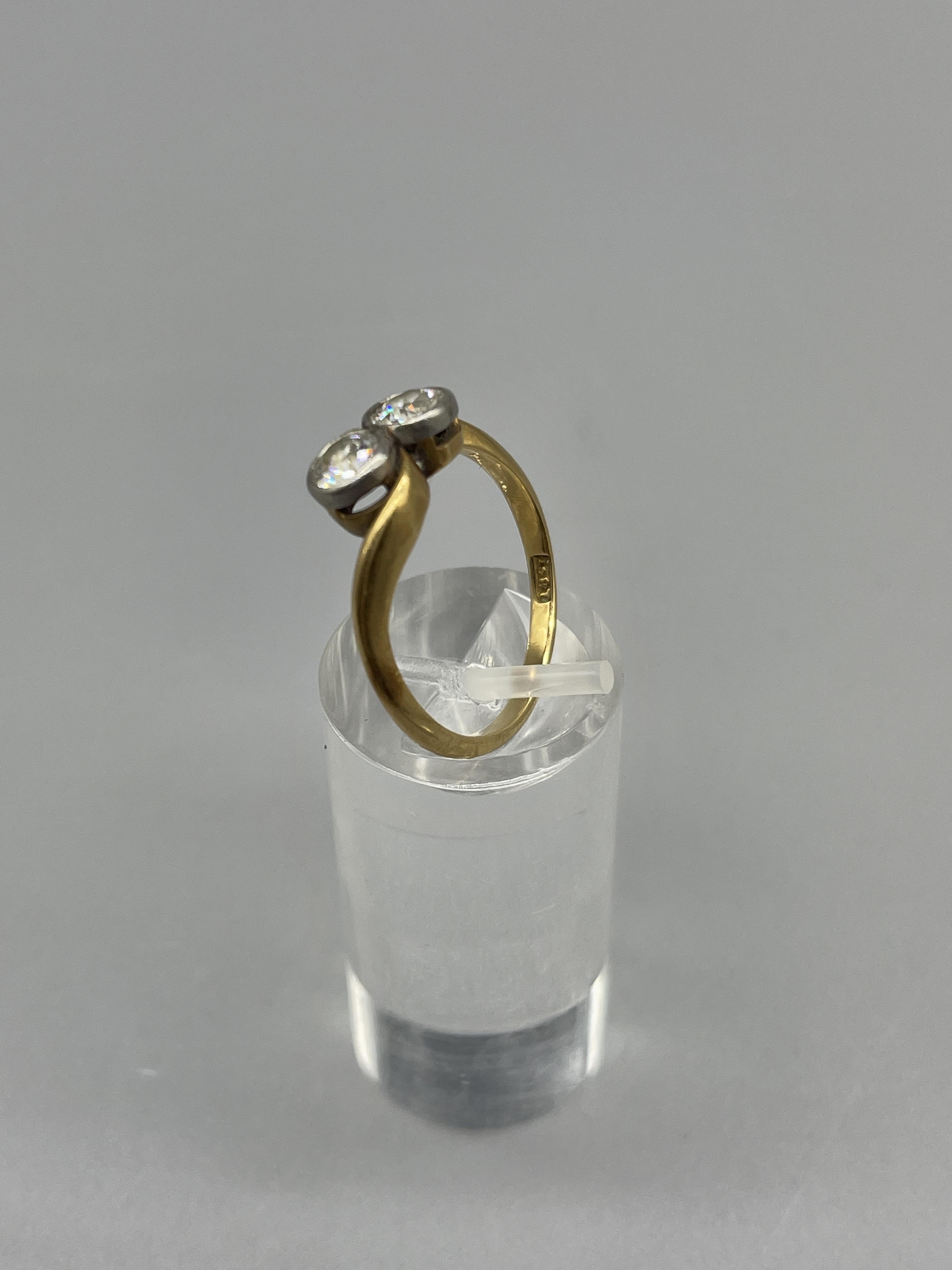 18 ct Diamond crossover ring, two old brilliant cu - Image 3 of 7