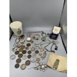 Qty coins, jewellery and gold brooch.