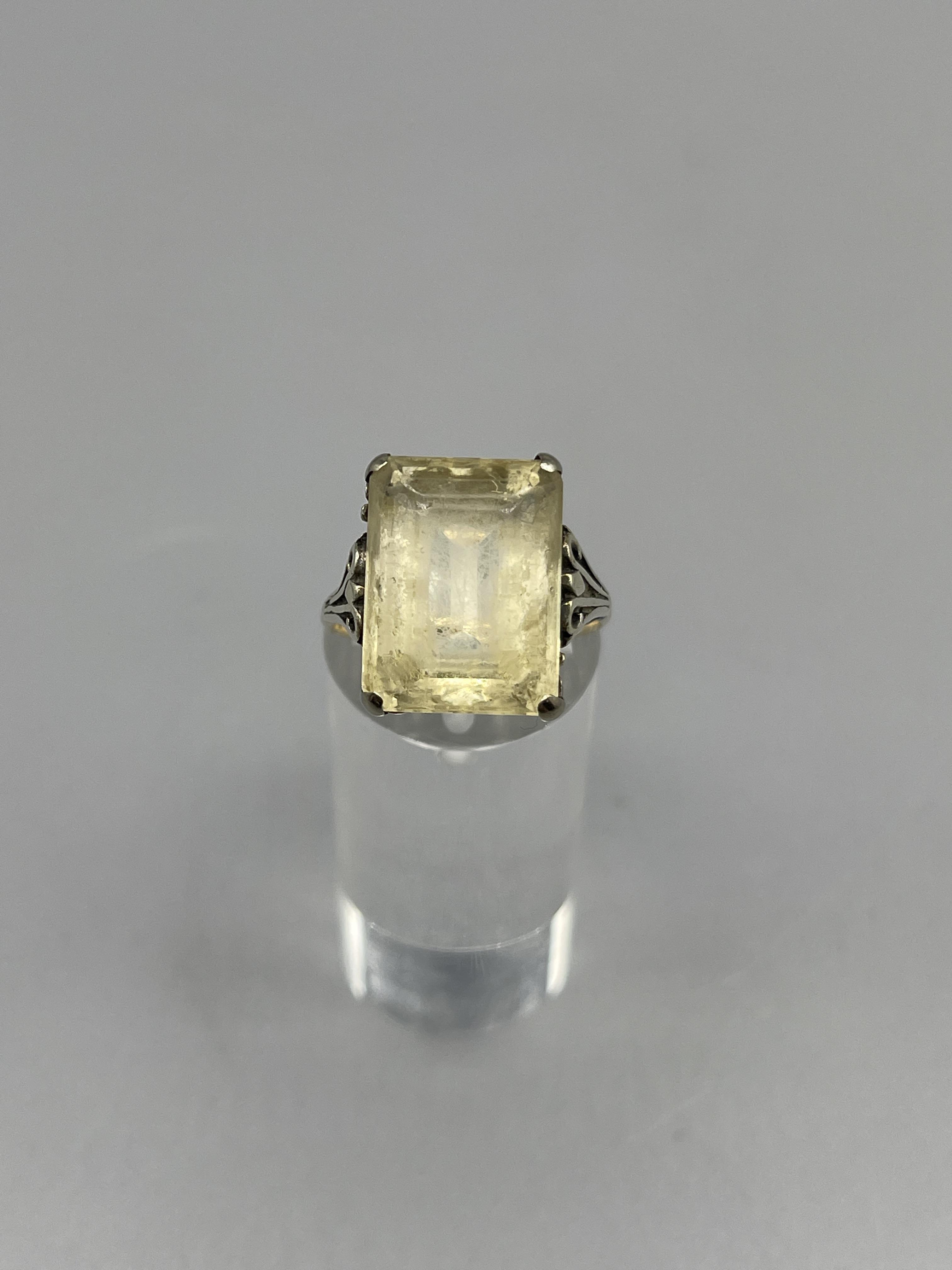 9ct citrine dress ring, weight 5 grams - Image 6 of 7