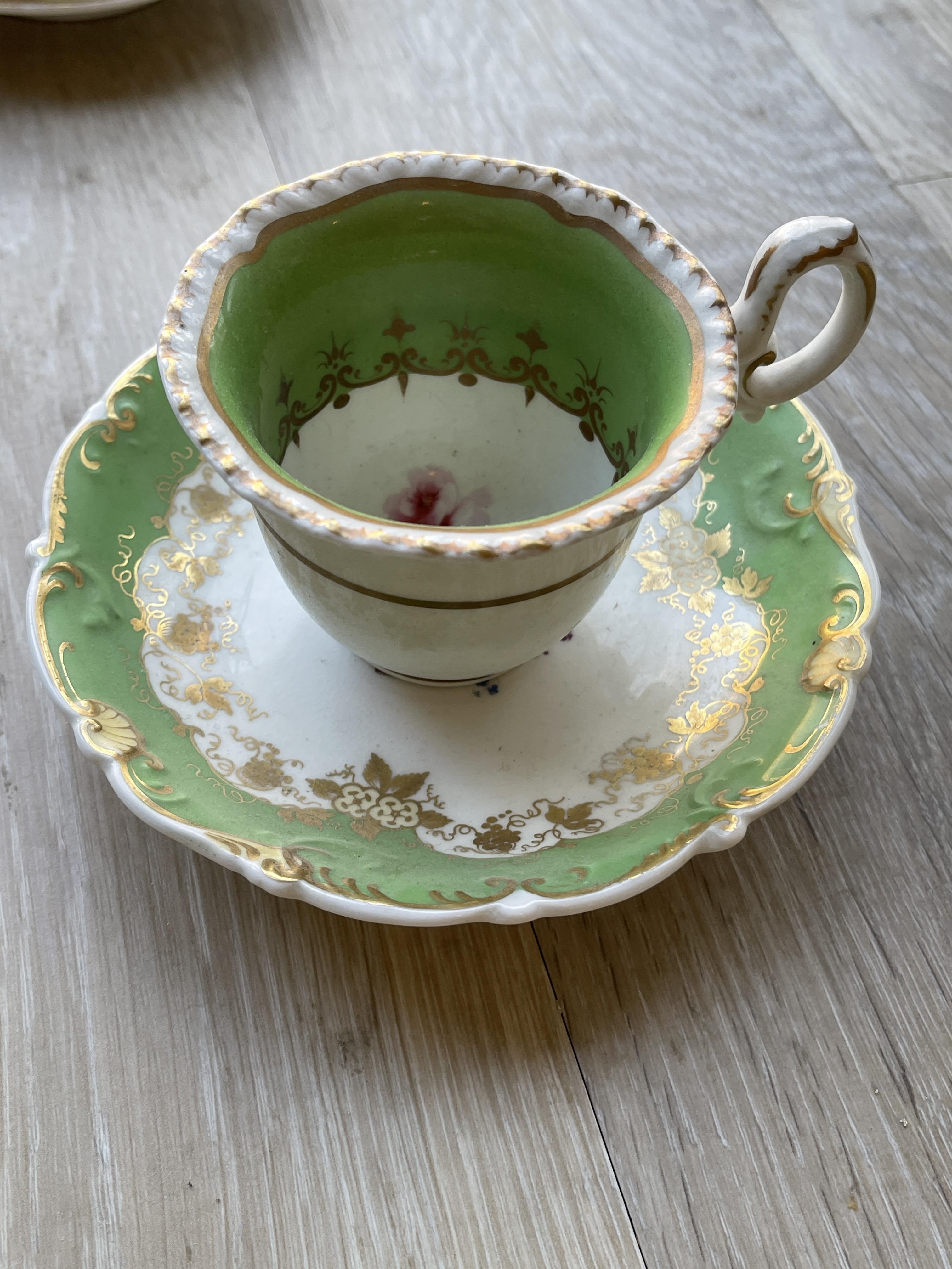 Four early 19th c cabinet cups and saucers. - Image 6 of 8