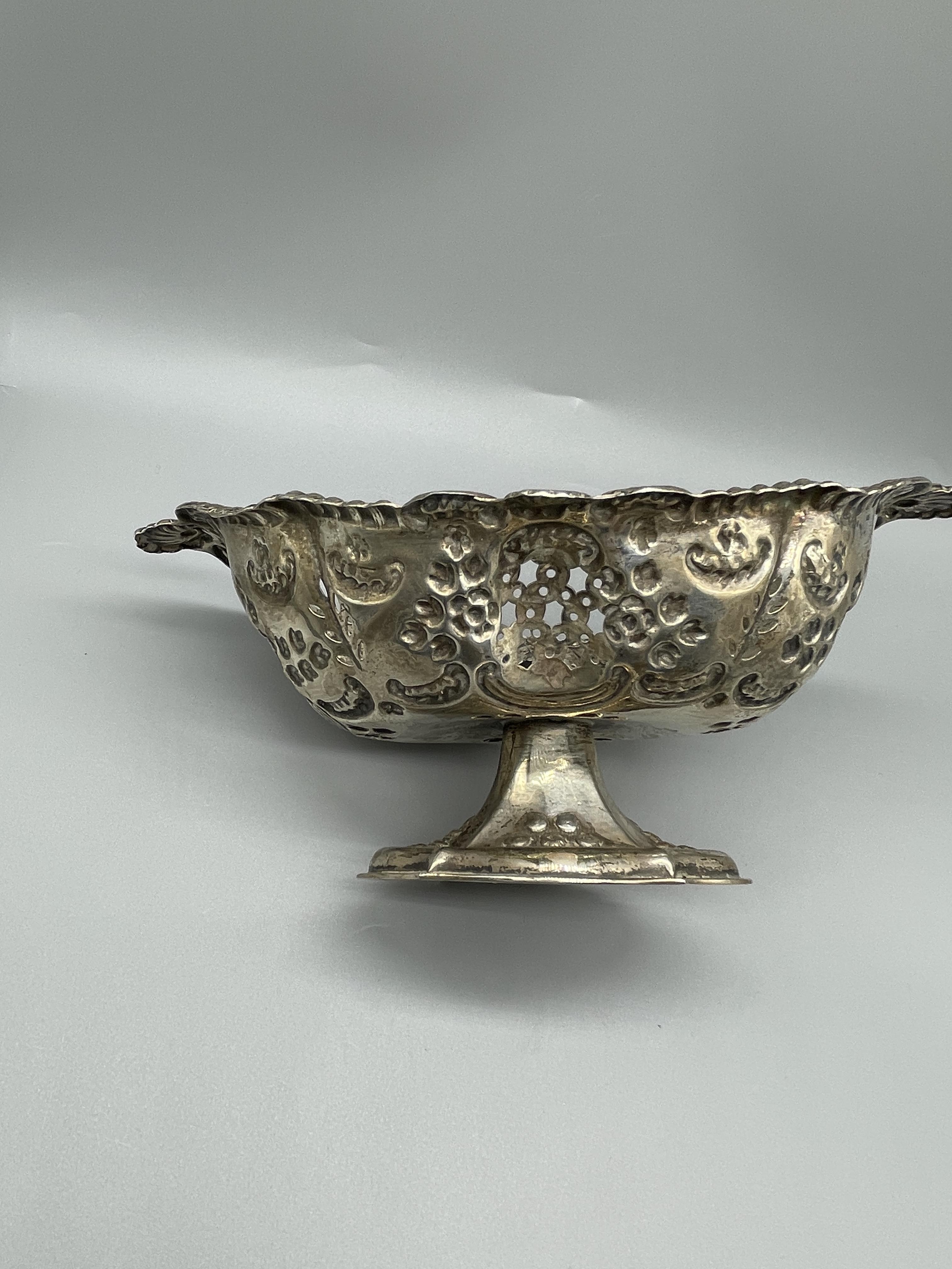 HM Silver Bon-Bon dish Birmingham WD 1900 222 grams - Image 4 of 7