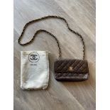 Small Chanel brown leather vintage bag, 12 cm x 19