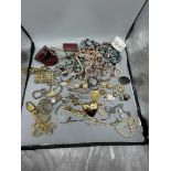 Qty of dress jewellery to include vintage