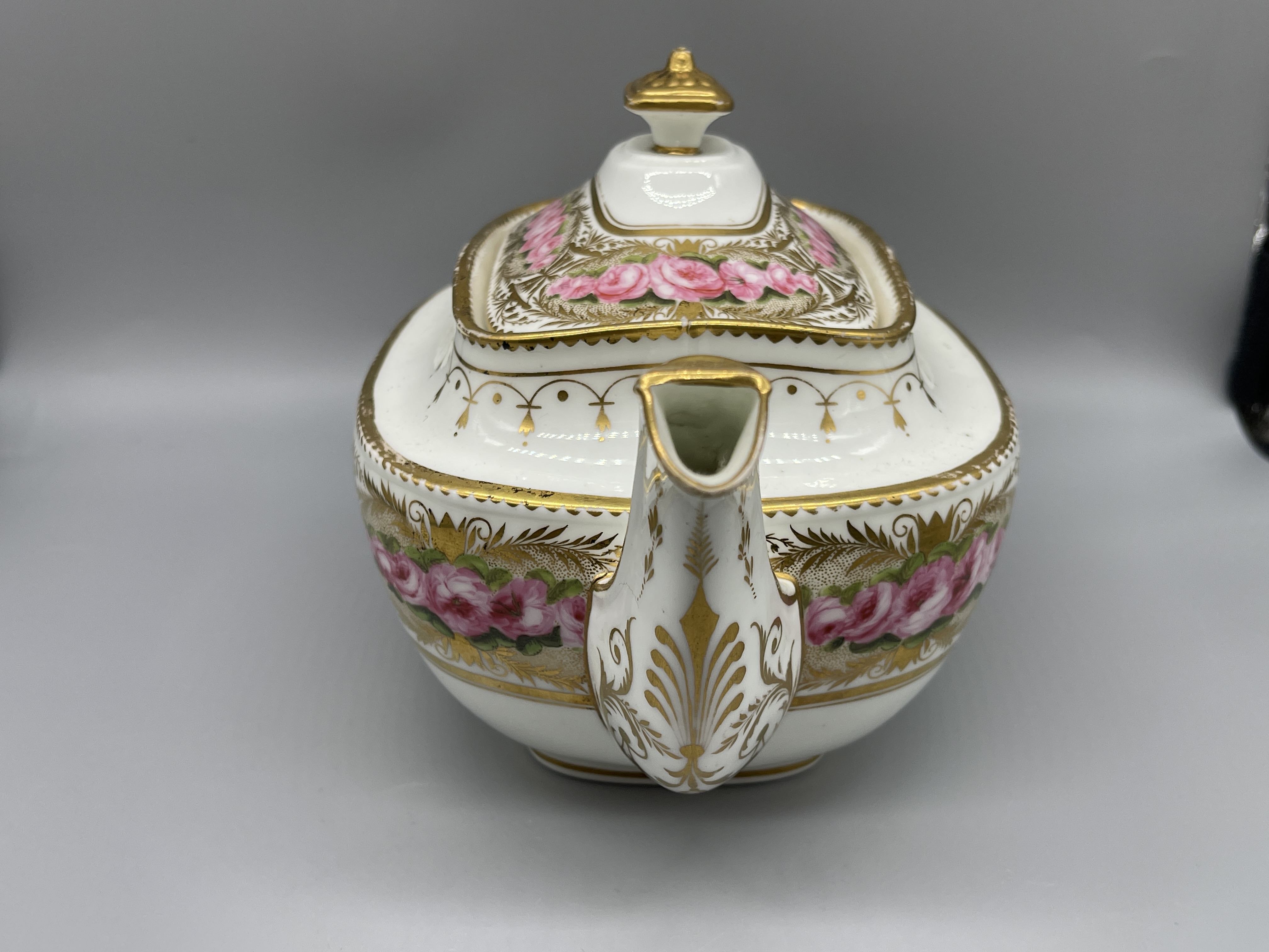19th C H & R Daniels floral and gilt tea pot - Image 5 of 8
